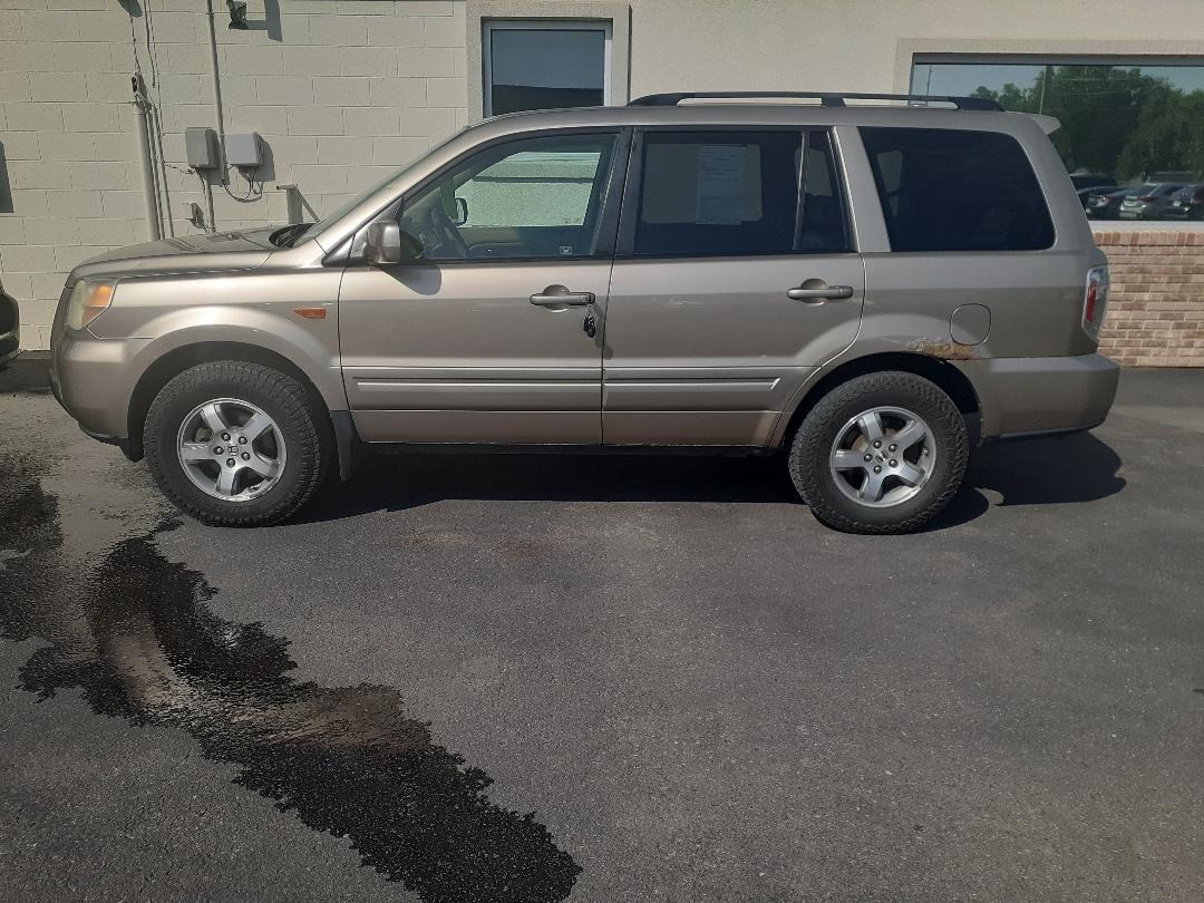 photo of 2006 Honda Pilot EX 4WD w/ Leather and DVD