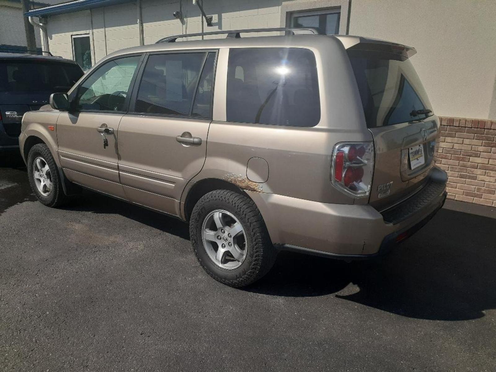 2006 Honda Pilot (2HKYF18646H) with an 3.5L V6 SOHC 24V engine, 5-Speed Automatic Overdrive transmission, located at 2015 Cambell Street, Rapid City, SD, 57701, (605) 342-8326, 44.066433, -103.191772 - CARFAX AVAILABLE - Photo #1
