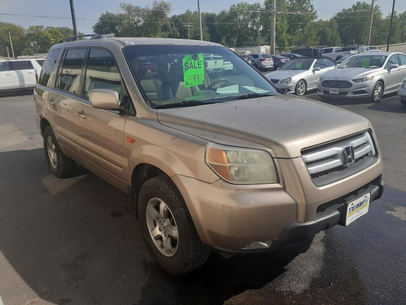 2006 Honda Pilot (2HKYF18646H) with an 3.5L V6 SOHC 24V engine, 5-Speed Automatic Overdrive transmission, located at 2015 Cambell Street, Rapid City, SD, 57701, (605) 342-8326, 44.066433, -103.191772 - CARFAX AVAILABLE - Photo #5