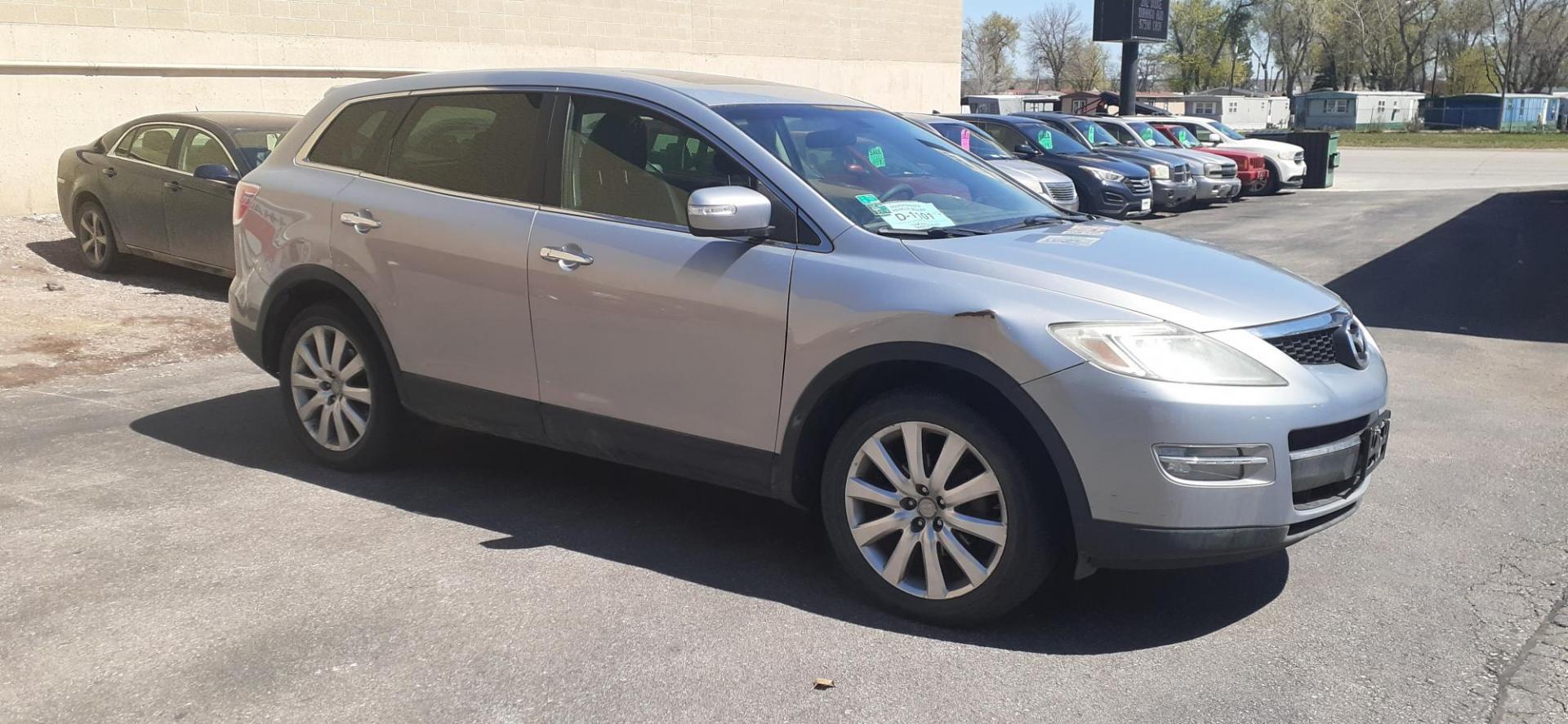 2007 Mazda CX-9 Grand Touring AWD (JM3TB38YX70) with an 3.5L V6 DOHC 24V engine, 6-Speed Automatic Overdrive transmission, located at 2015 Cambell Street, Rapid City, SD, 57701, (605) 342-8326, 44.066433, -103.191772 - CARFAX AVAILABLE - Photo#2