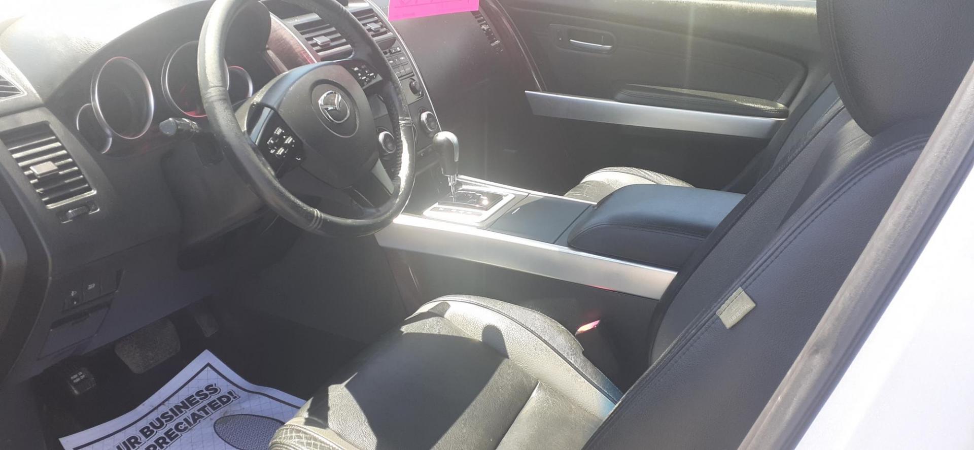 2007 Mazda CX-9 Grand Touring AWD (JM3TB38YX70) with an 3.5L V6 DOHC 24V engine, 6-Speed Automatic Overdrive transmission, located at 2015 Cambell Street, Rapid City, SD, 57701, (605) 342-8326, 44.066433, -103.191772 - CARFAX AVAILABLE - Photo#5