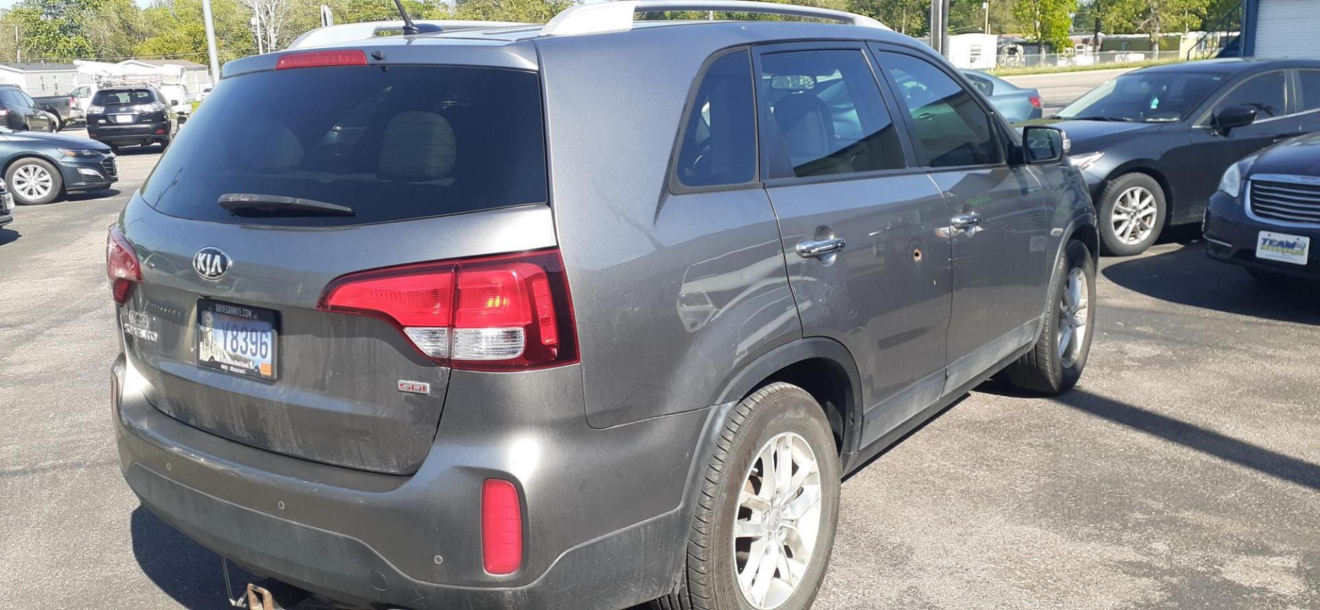 2015 Kia Sorento LX 2WD (5XYKT4A67FG) with an 2.4L L4 DOHC 16V engine, 6-Speed Automatic transmission, located at 2015 Cambell Street, Rapid City, SD, 57701, (605) 342-8326, 44.066433, -103.191772 - CARFAX AVAILABLE NO FINANCING AVAILABLE CASH SALE ONLY VEHICLE - Photo#3