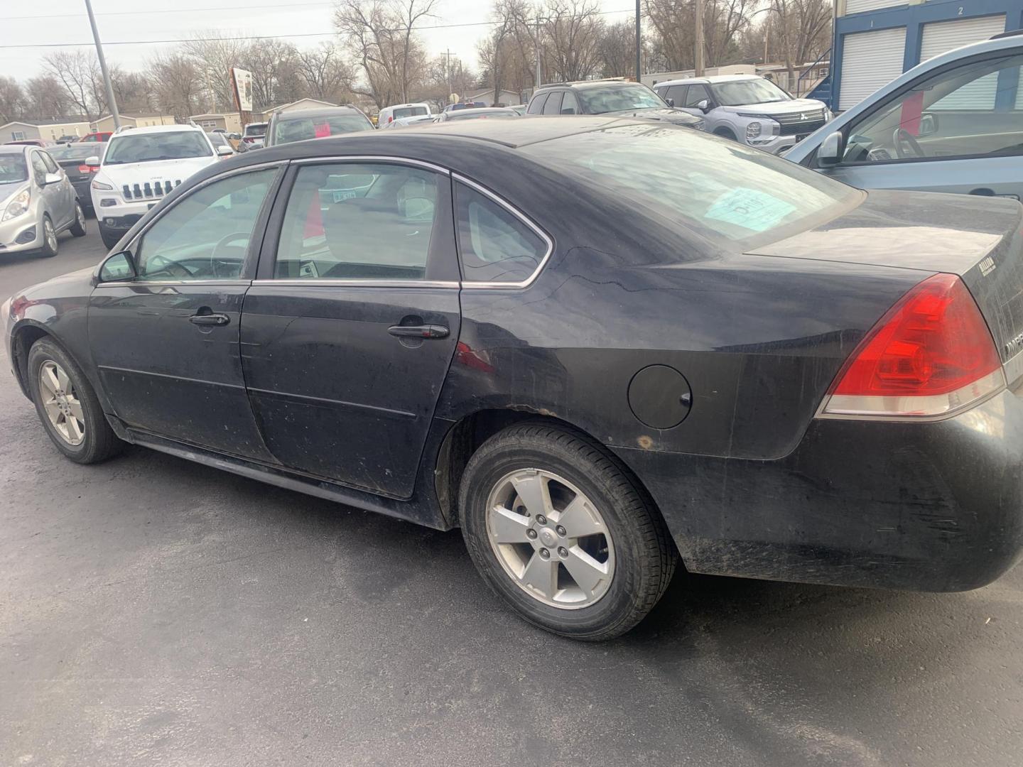 2011 Gray /Black Chevrolet Impala LT (2G1WG5EK3B1) with an 3.5L V6 OHV 16V FFV engine, 4-Speed Automatic transmission, located at 2015 Cambell Street, Rapid City, SD, 57701, (605) 342-8326, 44.066433, -103.191772 - Mechanic special, runs & drives but has transmission issues! Cash ONLY AS-IS! - Photo#3