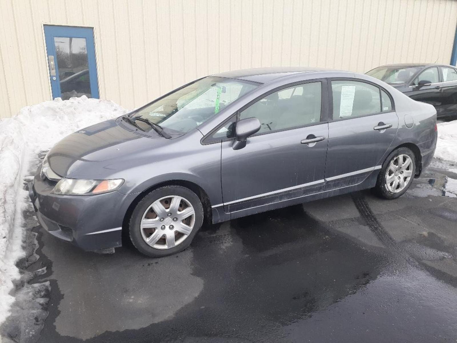 2009 Honda Civic LX Sedan 5-Speed AT (19XFA16599E) with an 1.8L L4 SOHC 16V engine, 5-Speed Automatic Overdrive transmission, located at 2015 Cambell Street, Rapid City, SD, 57701, (605) 342-8326, 44.066433, -103.191772 - CARFAX AVAILABLE - Photo #3