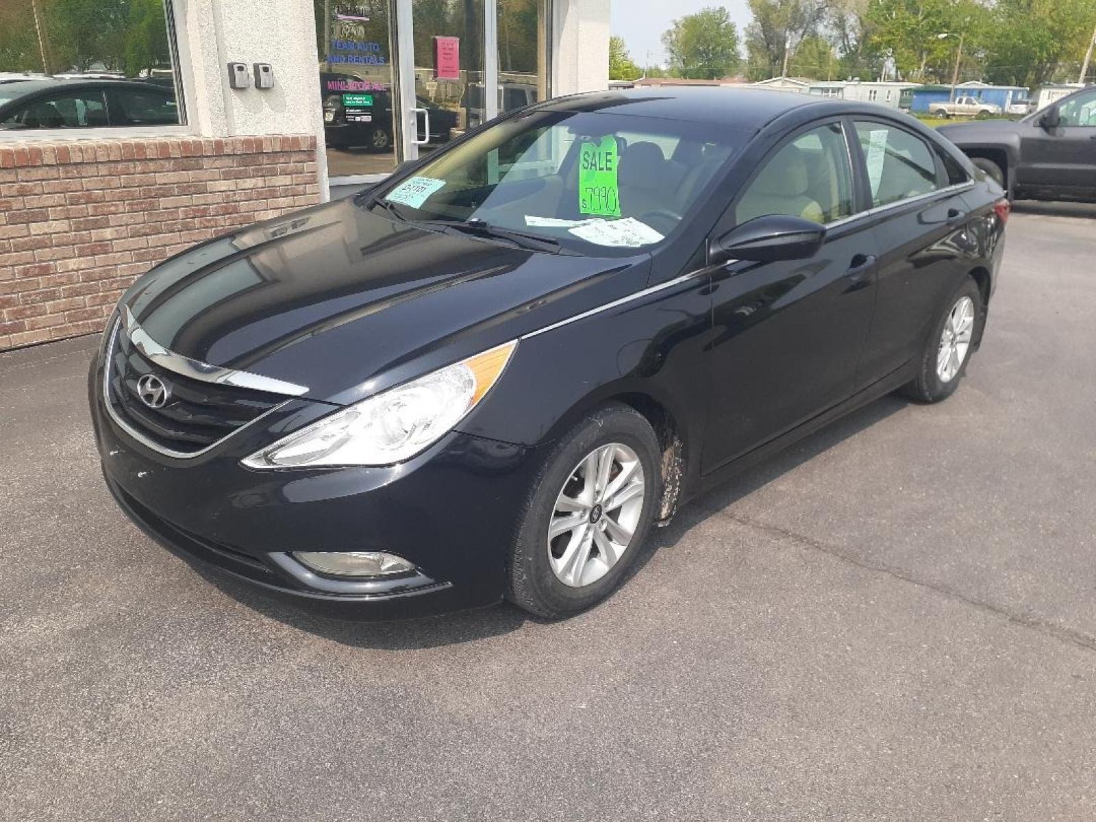2013 Hyundai Sonata GLS (5NPEB4AC3DH) with an 2.4L L4 DOHC 16V engine, 6-Speed Automatic transmission, located at 2015 Cambell Street, Rapid City, SD, 57701, (605) 342-8326, 44.066433, -103.191772 - CARFAX AVAILABLE - Photo #2