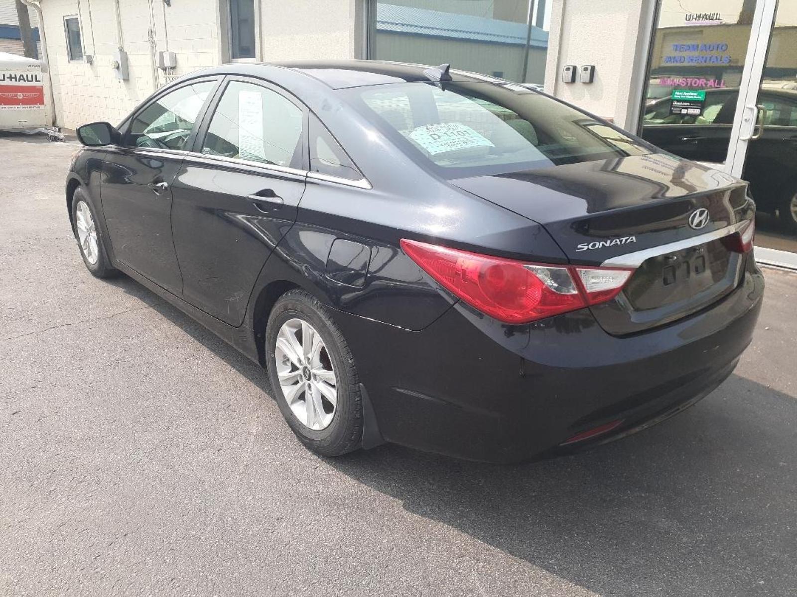 2013 Hyundai Sonata GLS (5NPEB4AC3DH) with an 2.4L L4 DOHC 16V engine, 6-Speed Automatic transmission, located at 2015 Cambell Street, Rapid City, SD, 57701, (605) 342-8326, 44.066433, -103.191772 - CARFAX AVAILABLE - Photo #3