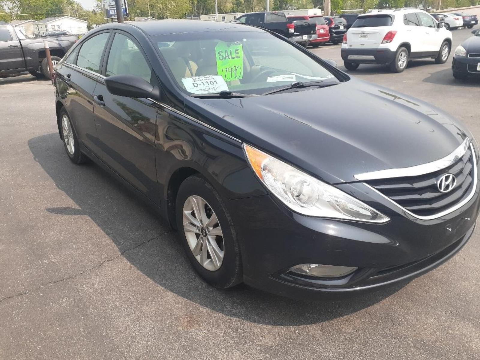 2013 Hyundai Sonata GLS (5NPEB4AC3DH) with an 2.4L L4 DOHC 16V engine, 6-Speed Automatic transmission, located at 2015 Cambell Street, Rapid City, SD, 57701, (605) 342-8326, 44.066433, -103.191772 - CARFAX AVAILABLE - Photo #5