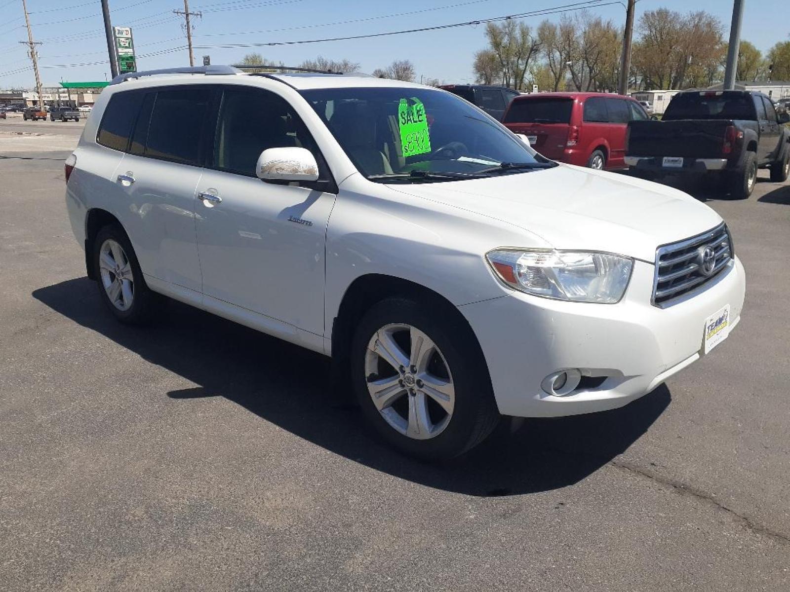 2009 Toyota Highlander Limited 4WD (JTEES42AX92) with an 3.5L V6 DOHC 24V engine, 5-Speed Automatic transmission, located at 2015 Cambell Street, Rapid City, SD, 57701, (605) 342-8326, 44.066433, -103.191772 - CARFAX AVAILABLE - Photo #6