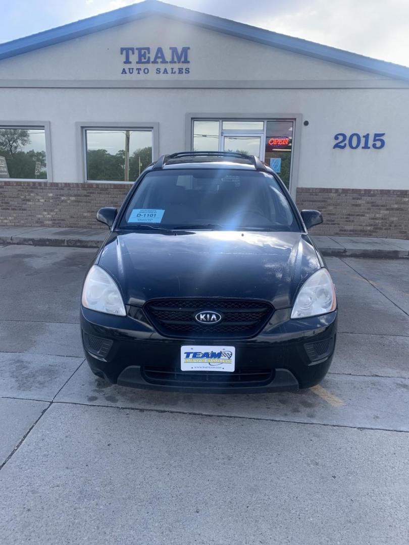2008 Kia Rondo Base (KNAFG525187) with an 2.4L L4 DOHC 16V engine, 4-Speed Automatic Overdrive transmission, located at 2015 Cambell Street, Rapid City, SD, 57701, (605) 342-8326, 44.066433, -103.191772 - CARFAX AVAILABLE - Photo#1