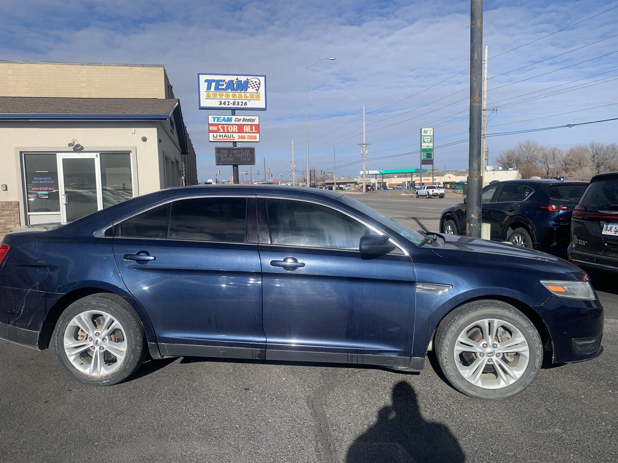 photo of 2016 Ford Taurus SEL FWD