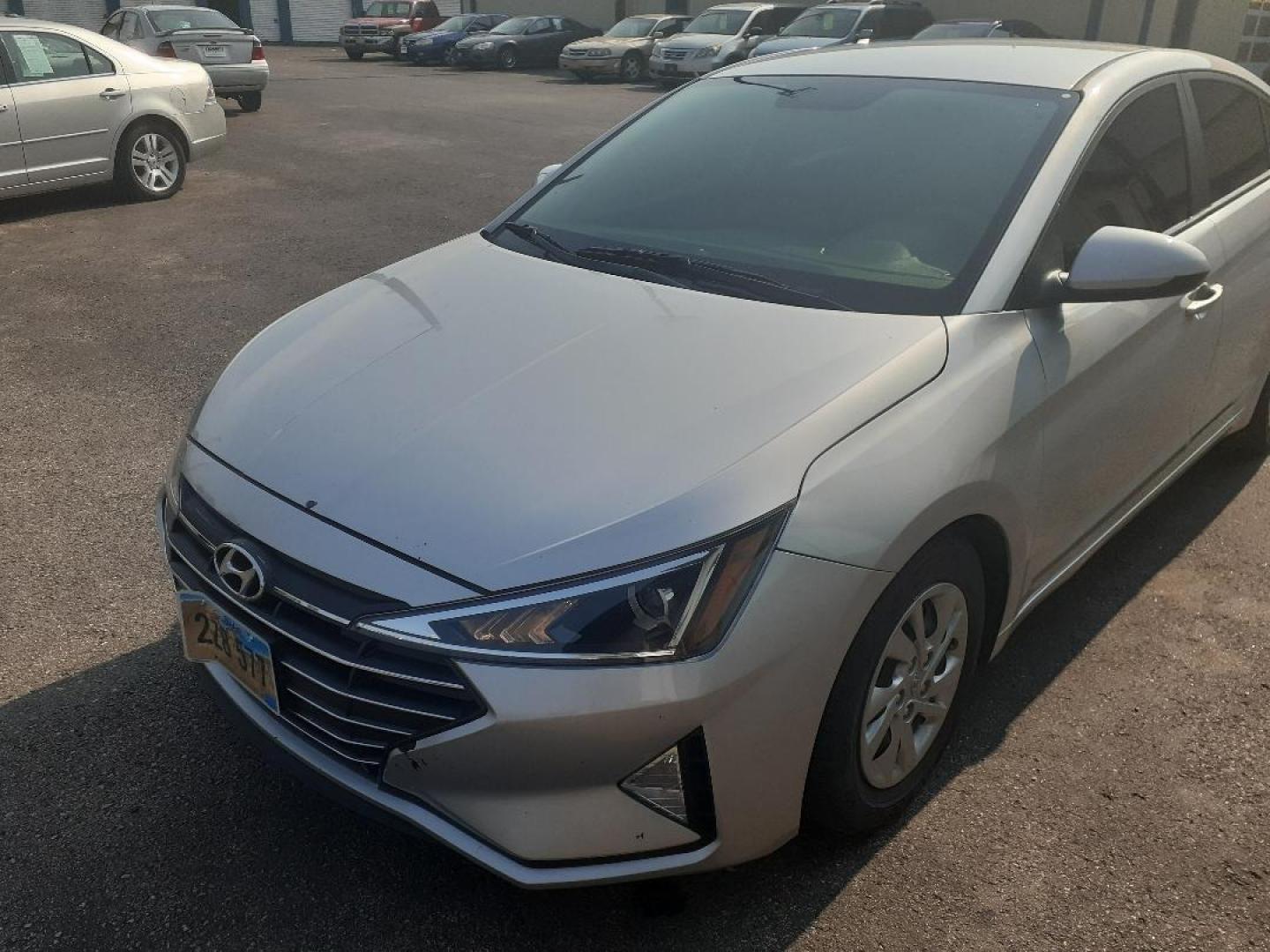 2019 Hyundai Elantra SE 6AT (KMHD74LF1KU) with an 1.8L L4 DOHC 16V engine, 6A transmission, located at 2015 Cambell Street, Rapid City, SD, 57701, (605) 342-8326, 44.066433, -103.191772 - CREDIT UNION FINANCING AVAILABLE WITH APPROVED CREDIT - Photo#2