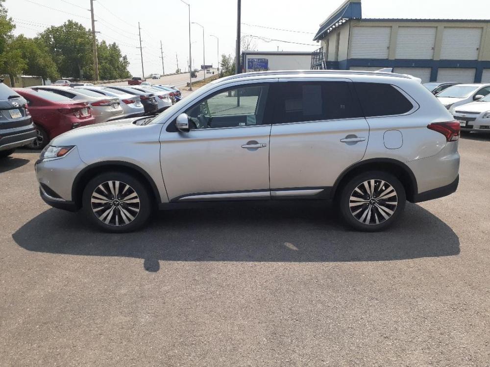 2020 Mitsubishi Outlander SEL AWD (JA4AZ3A3XLZ) with an 2.4L L4 DOHC 16V engine, CVT transmission, located at 2015 Cambell Street, Rapid City, SD, 57701, (605) 342-8326, 44.066433, -103.191772 - CREDIT UNION FINANCING AVAILABLE WITH APPROVED CREDIT - Photo #0