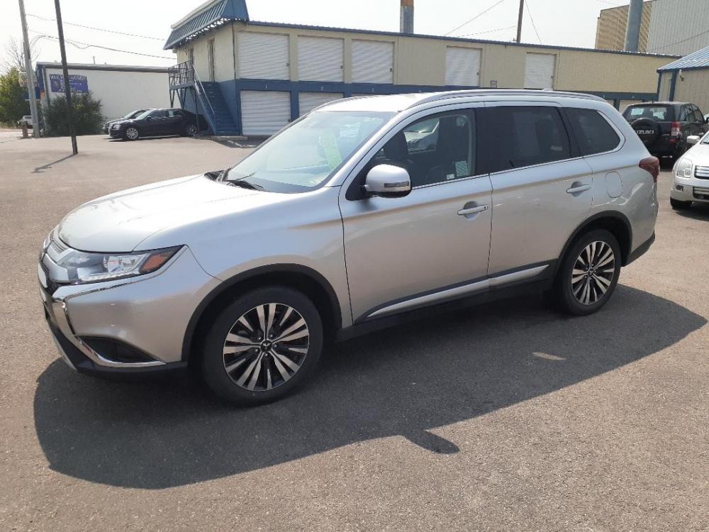 2020 Mitsubishi Outlander SEL AWD (JA4AZ3A3XLZ) with an 2.4L L4 DOHC 16V engine, CVT transmission, located at 2015 Cambell Street, Rapid City, SD, 57701, (605) 342-8326, 44.066433, -103.191772 - CREDIT UNION FINANCING AVAILABLE WITH APPROVED CREDIT - Photo #8