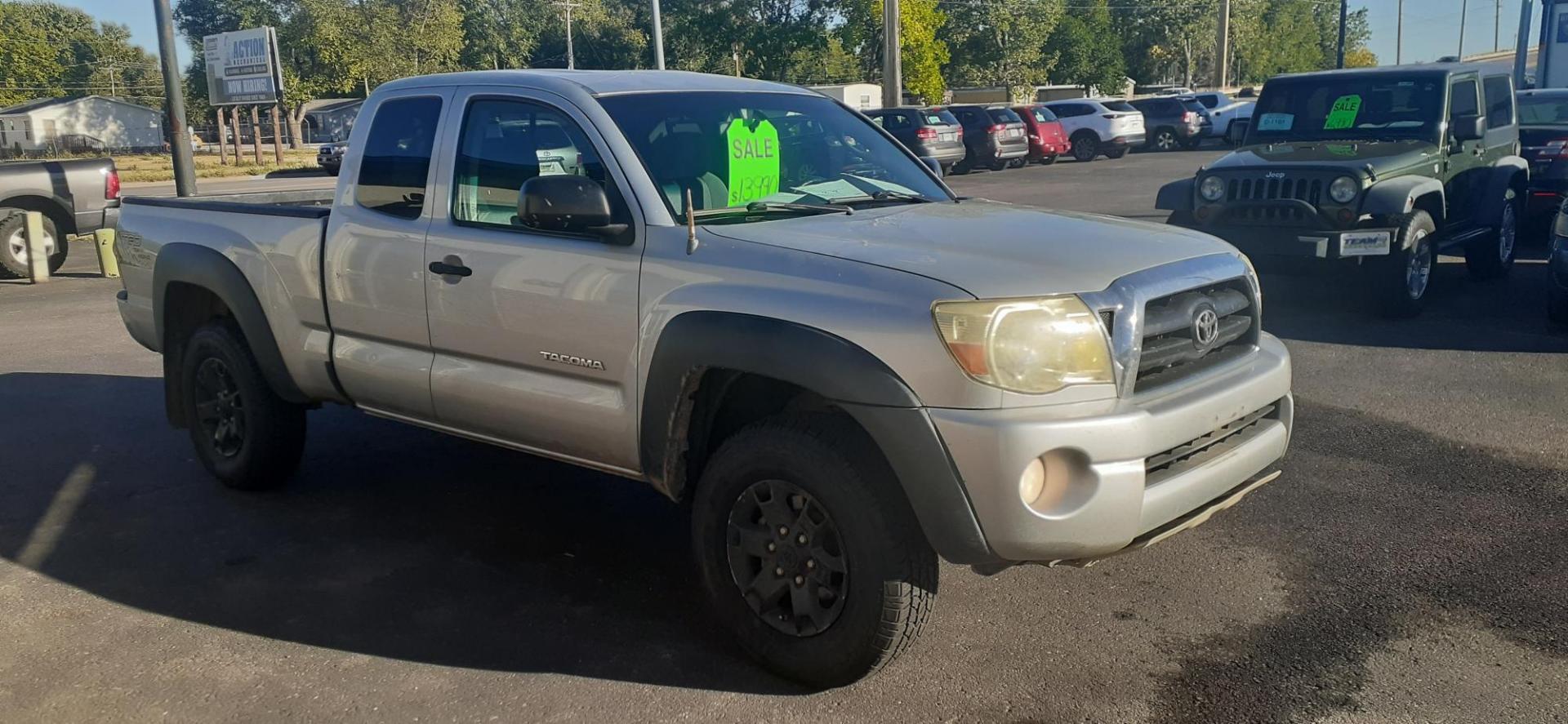 2008 Toyota Tacoma Access Cab V6 4WD (5TEUU42N88Z) with an 4.0L V6 DOHC 24V engine, 5-Speed Automatic Overdrive transmission, located at 2015 Cambell Street, Rapid City, SD, 57701, (605) 342-8326, 44.066433, -103.191772 - CARFAX AVAILABLE - Photo#6