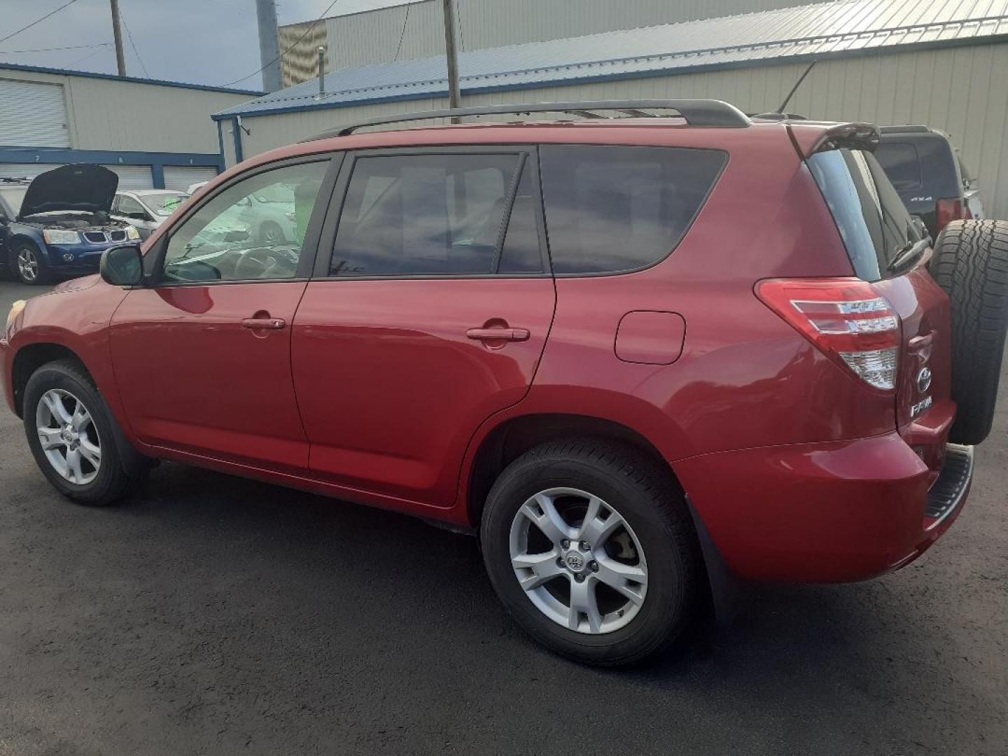 2011 Toyota RAV4 Base I4 2WD (2T3ZF4DV3BW) with an 2.4L L4 DOHC 16V engine, 4-Speed Automatic transmission, located at 2015 Cambell Street, Rapid City, SD, 57701, (605) 342-8326, 44.066433, -103.191772 - Photo#3