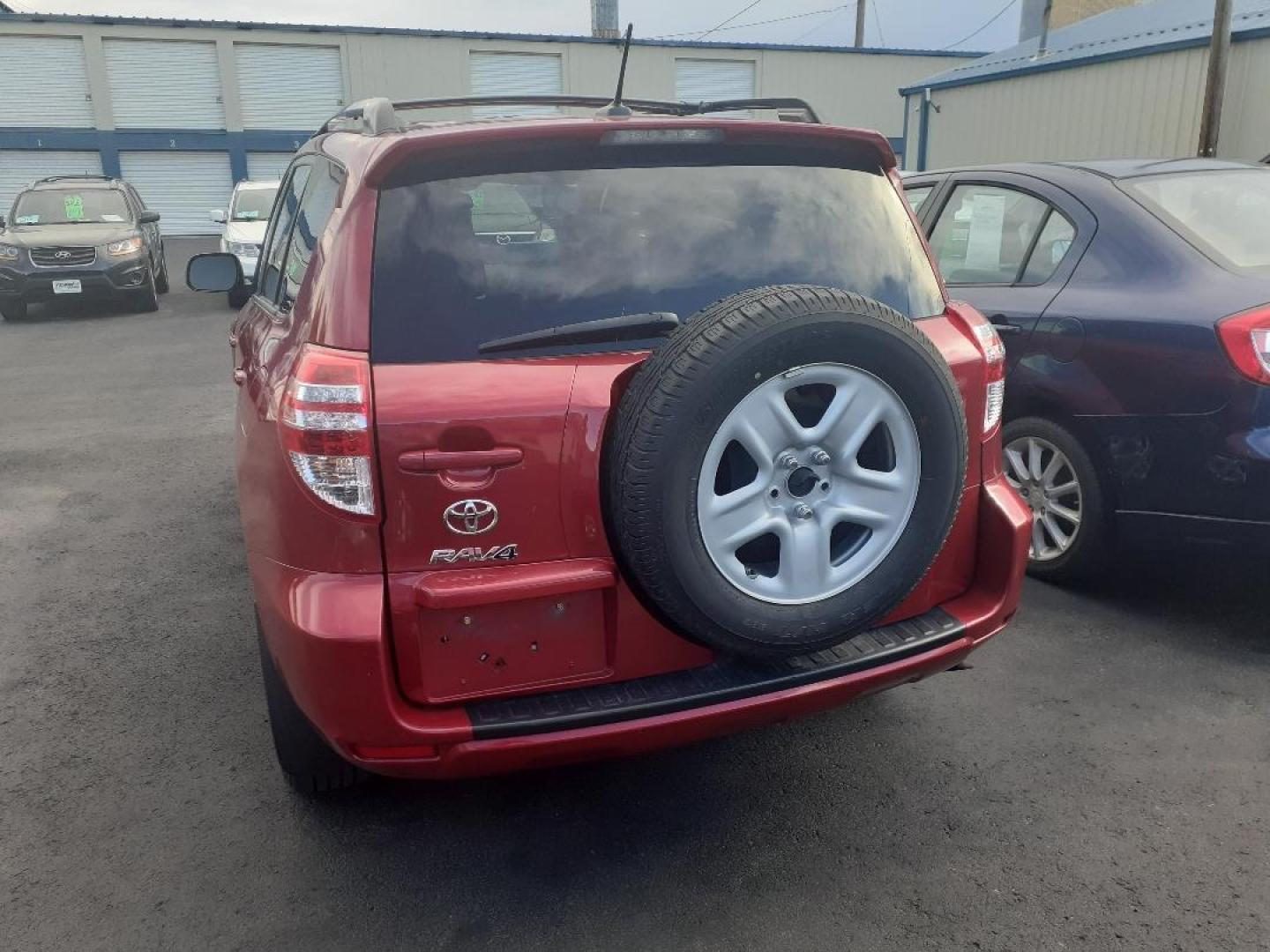 2011 Toyota RAV4 Base I4 2WD (2T3ZF4DV3BW) with an 2.4L L4 DOHC 16V engine, 4-Speed Automatic transmission, located at 2015 Cambell Street, Rapid City, SD, 57701, (605) 342-8326, 44.066433, -103.191772 - Photo#4