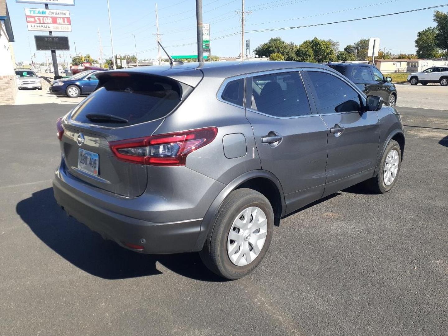 2020 Nissan Rogue Sport S (JN1BJ1CV7LW) with an 2.0L L4 DOHC 16V engine, CVT transmission, located at 2015 Cambell Street, Rapid City, SD, 57701, (605) 342-8326, 44.066433, -103.191772 - Photo#5