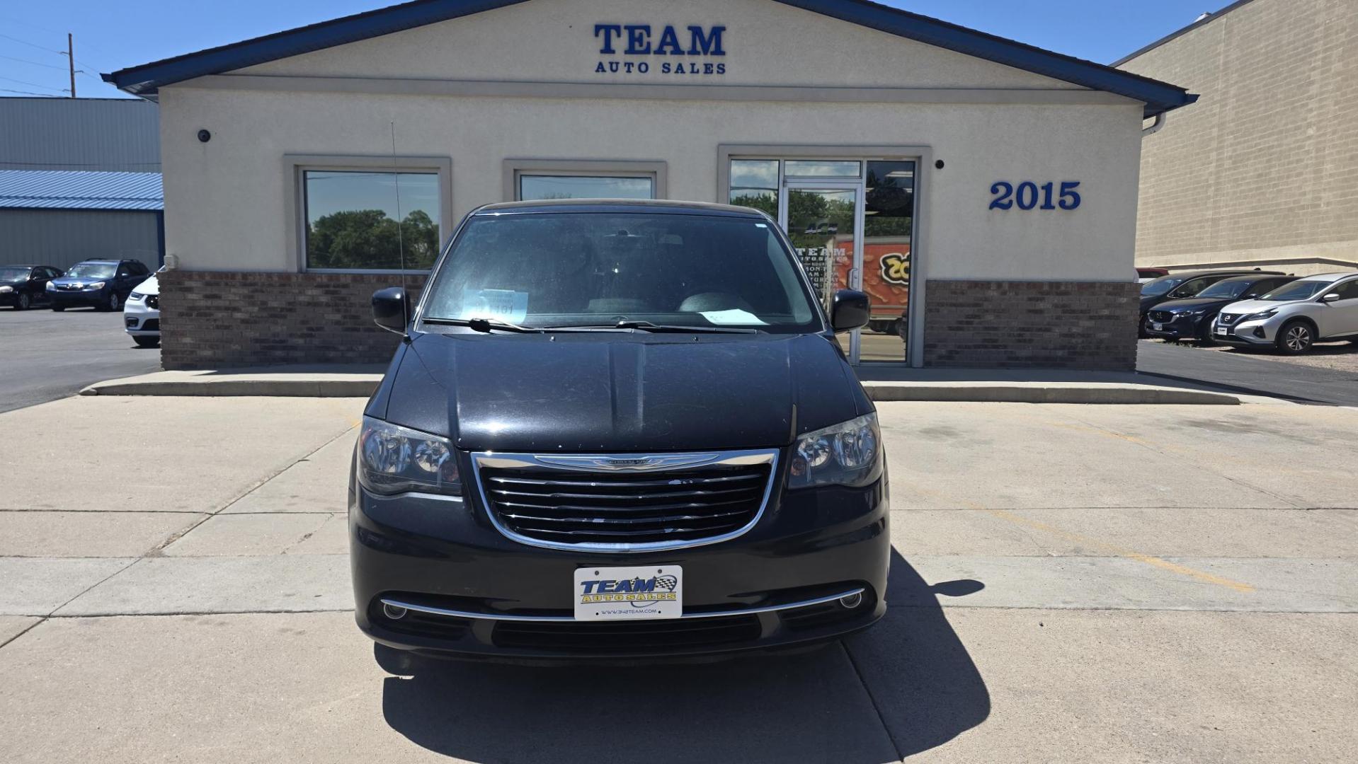 2016 Chrysler Town & Country S (2C4RC1HG0GR) with an 3.6L V6 DOHC 24V engine, 6A transmission, located at 2015 Cambell Street, Rapid City, SD, 57701, (605) 342-8326, 44.066433, -103.191772 - CARFAX AVAILABLE - Photo#1