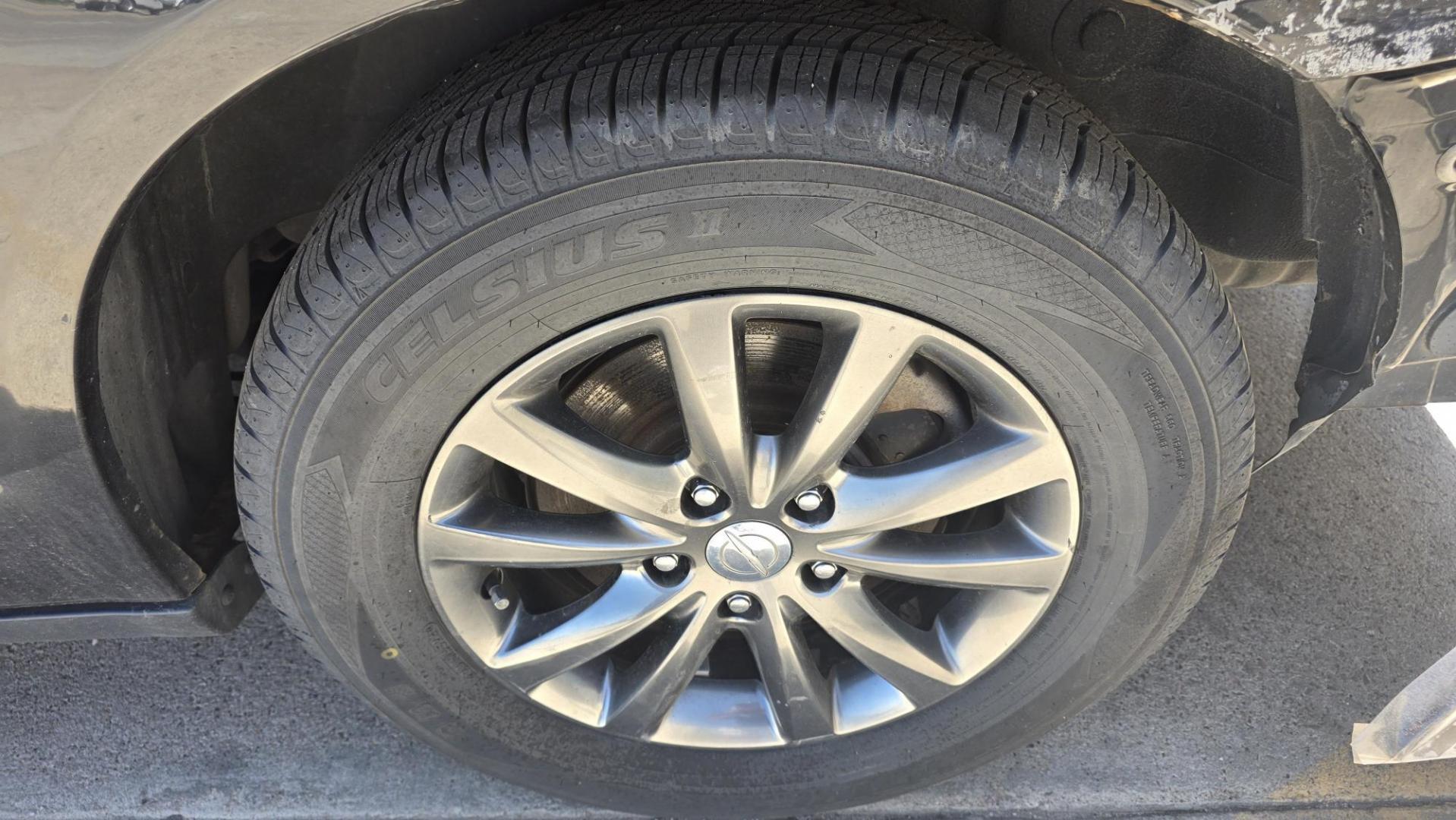 2016 Chrysler Town & Country S (2C4RC1HG0GR) with an 3.6L V6 DOHC 24V engine, 6A transmission, located at 2015 Cambell Street, Rapid City, SD, 57701, (605) 342-8326, 44.066433, -103.191772 - CARFAX AVAILABLE - Photo#5