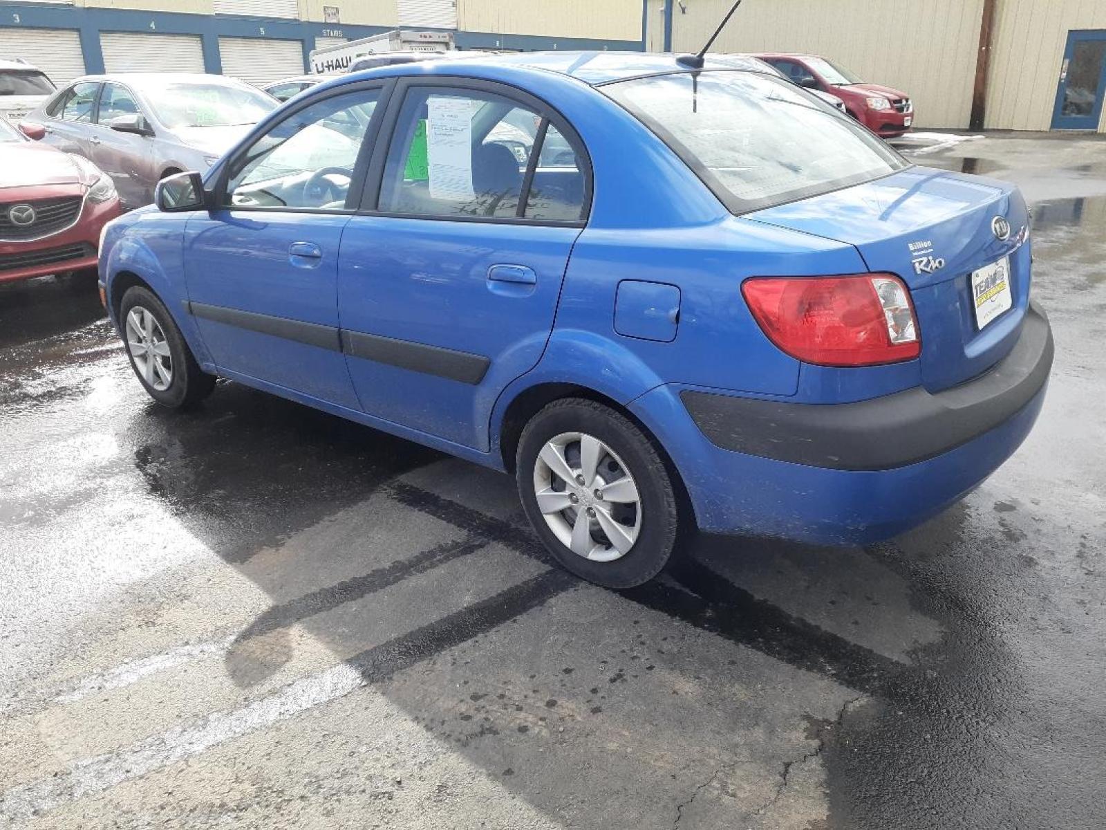 2009 Kia Rio Base (KNADE223796) with an 1.6 L 4 CYLINDER engine, Automatic transmission, located at 2015 Cambell Street, Rapid City, SD, 57701, (605) 342-8326, 44.066433, -103.191772 - CARFAX - Photo #2
