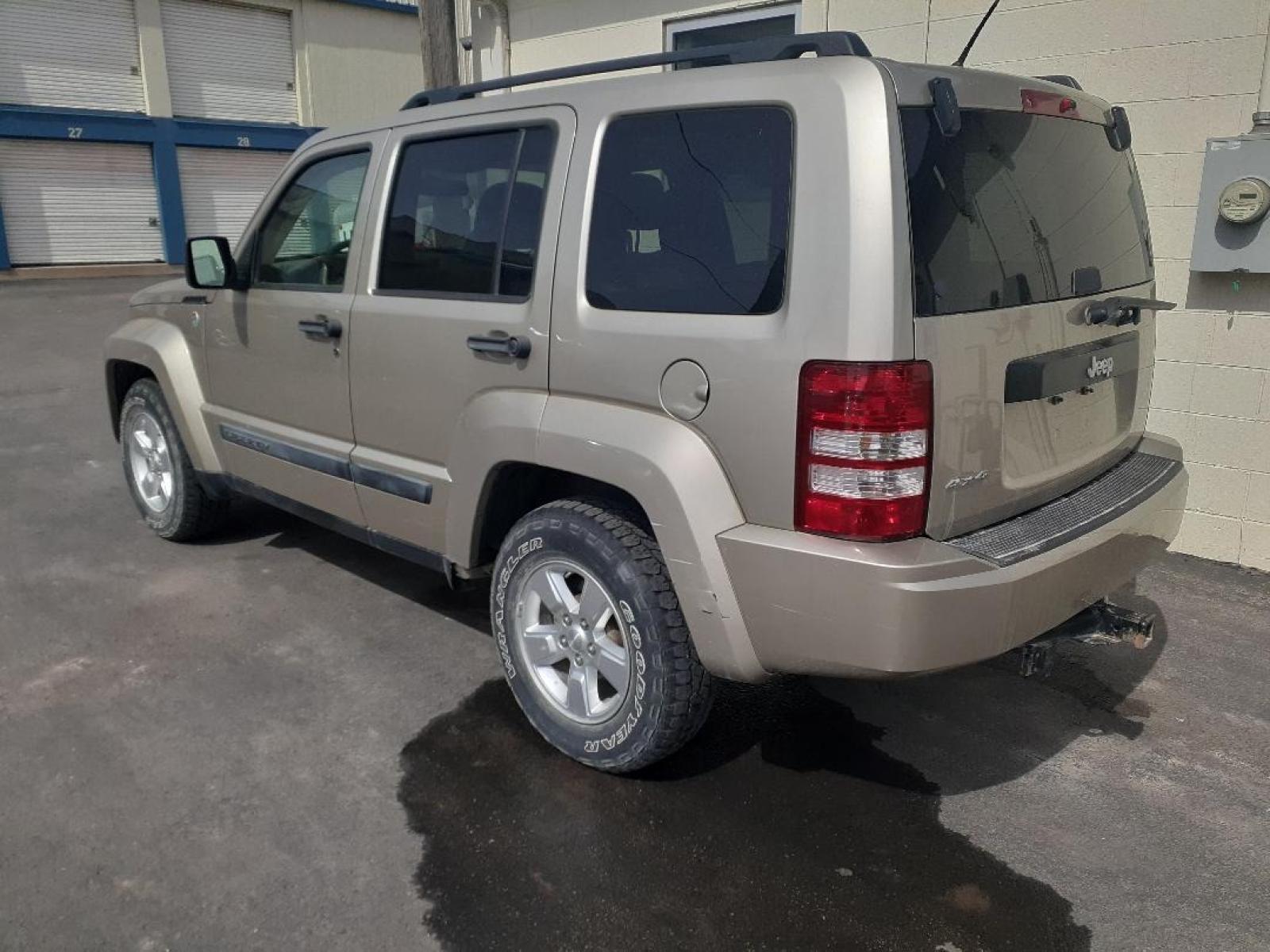 2010 Jeep Liberty Sport 4WD (1J4PN2GK4AW) with an 3.7L V6 SOHC 12V engine, 4-Speed Automatic transmission, located at 2015 Cambell Street, Rapid City, SD, 57701, (605) 342-8326, 44.066433, -103.191772 - CARFAX AVAILALBE - Photo #2