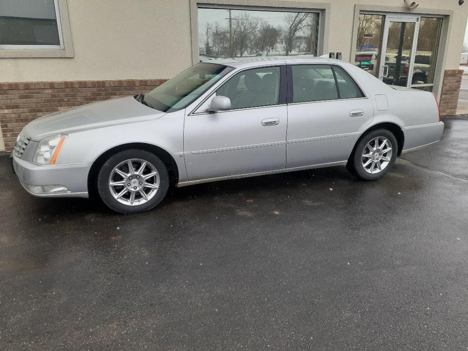 2010 Cadillac DTS Luxury (1G6KD5EY9AU) with an 4.6L V8 DOHC 32V engine, 4-Speed Automatic transmission, located at 2015 Cambell Street, Rapid City, SD, 57701, (605) 342-8326, 44.066433, -103.191772 - CARFAX AVAILABLE - Photo #1