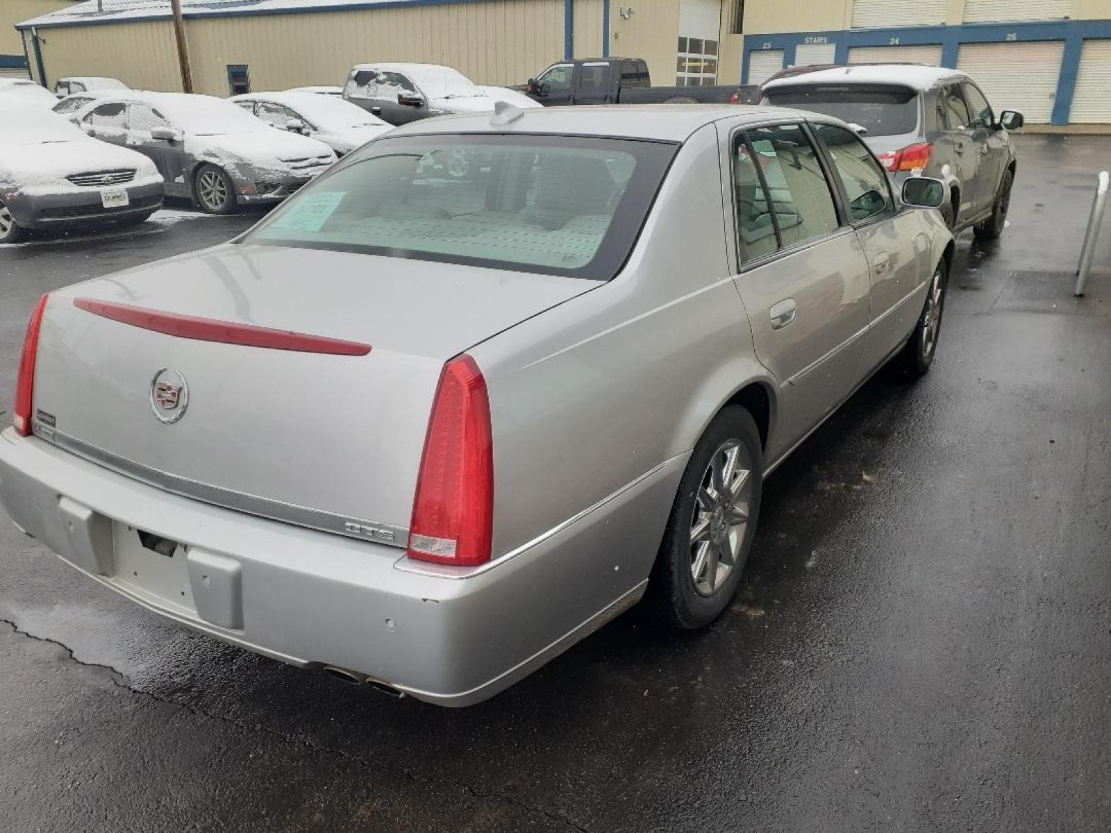 2010 Cadillac DTS Luxury (1G6KD5EY9AU) with an 4.6L V8 DOHC 32V engine, 4-Speed Automatic transmission, located at 2015 Cambell Street, Rapid City, SD, 57701, (605) 342-8326, 44.066433, -103.191772 - CARFAX AVAILABLE - Photo #3