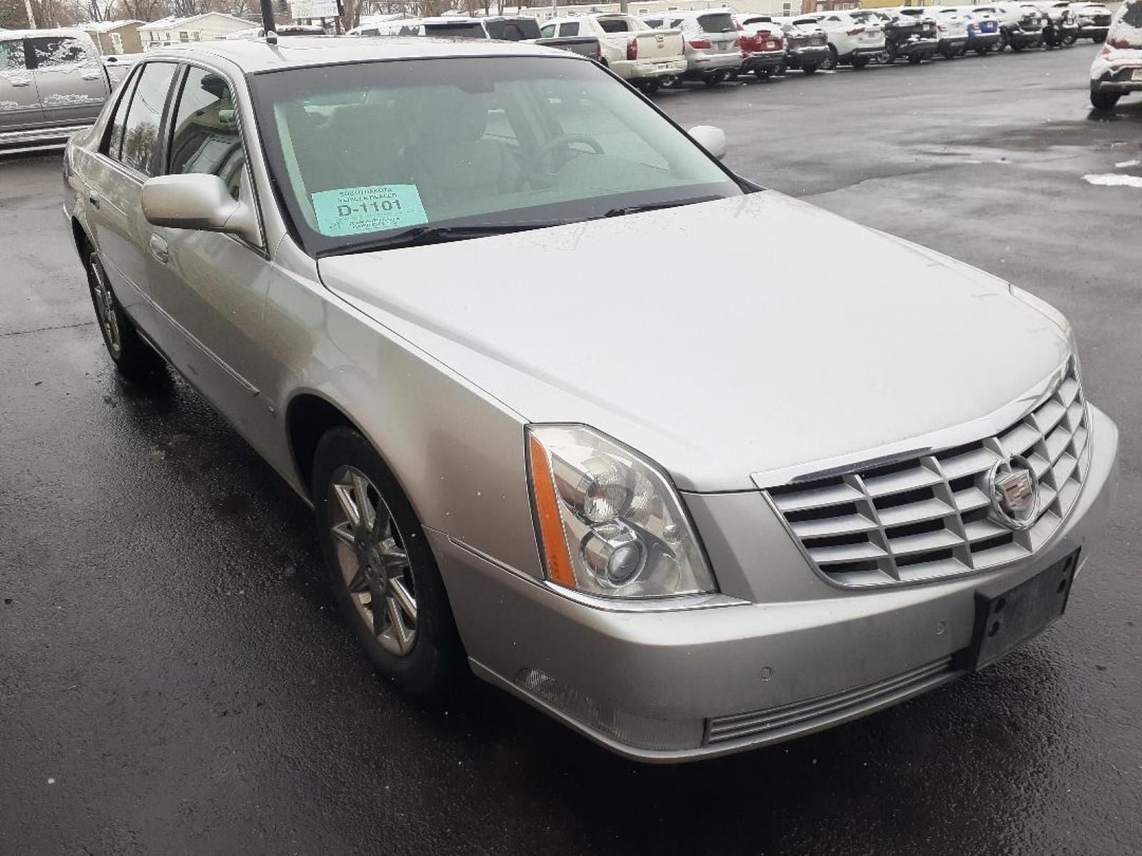 2010 Cadillac DTS Luxury (1G6KD5EY9AU) with an 4.6L V8 DOHC 32V engine, 4-Speed Automatic transmission, located at 2015 Cambell Street, Rapid City, SD, 57701, (605) 342-8326, 44.066433, -103.191772 - CARFAX AVAILABLE - Photo #4
