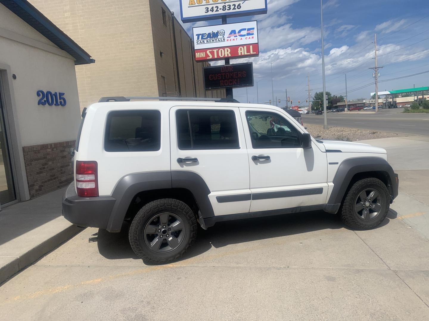 2010 White Jeep Liberty Renegade 4WD (1J4PN3GK9AW) with an 3.7L V6 SOHC 12V engine, 4-Speed Automatic transmission, located at 2015 Cambell Street, Rapid City, SD, 57701, (605) 342-8326, 44.066433, -103.191772 - CARFAX AVAILALBE LOCAL TRADE CASH ONLY- Photo#8