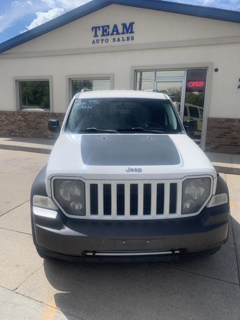 2010 White Jeep Liberty Renegade 4WD (1J4PN3GK9AW) with an 3.7L V6 SOHC 12V engine, 4-Speed Automatic transmission, located at 2015 Cambell Street, Rapid City, SD, 57701, (605) 342-8326, 44.066433, -103.191772 - CARFAX AVAILALBE LOCAL TRADE CASH ONLY- Photo#9