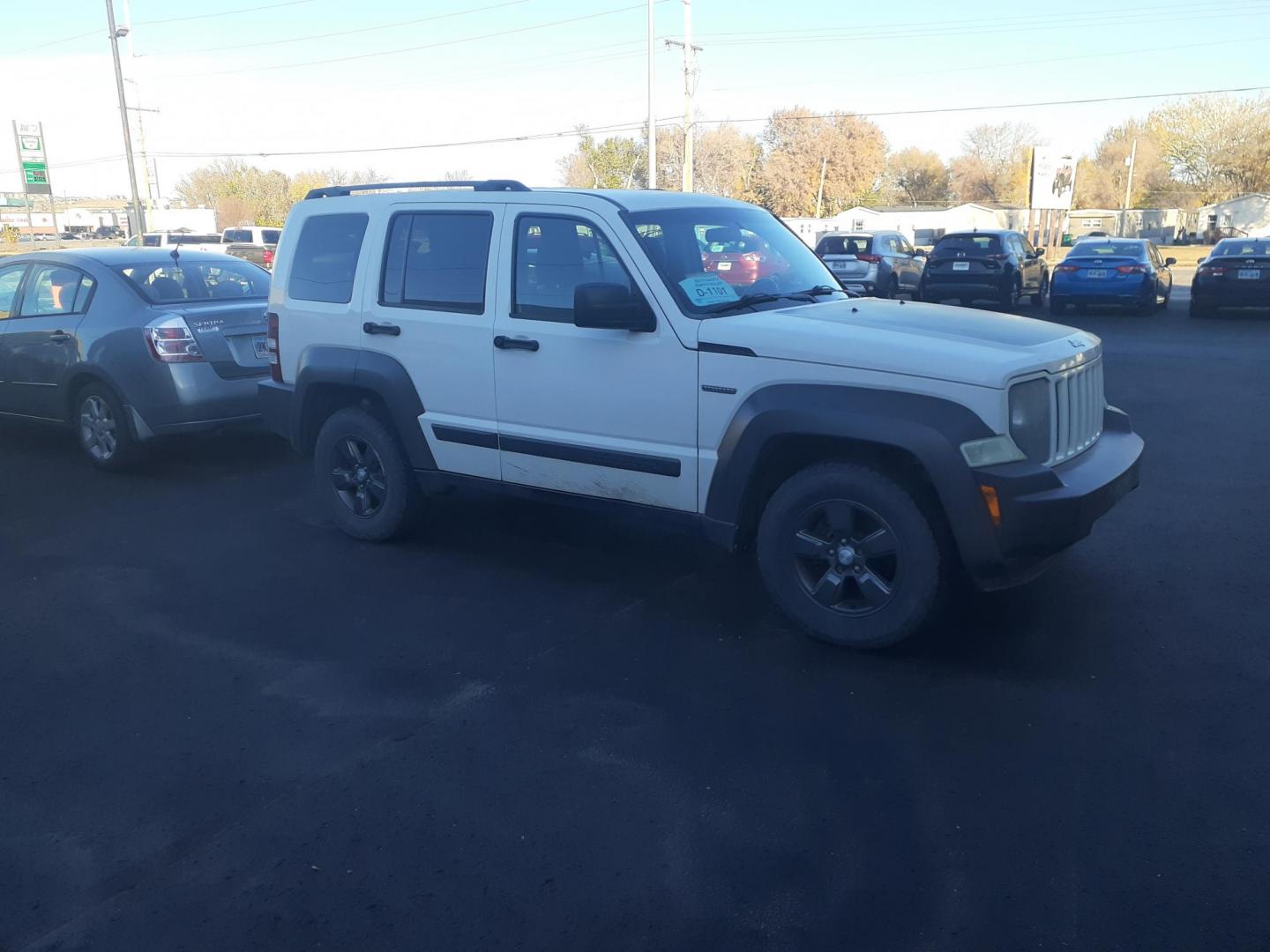 2010 Jeep Liberty Renegade 4WD (1J4PN3GK9AW) with an 3.7L V6 SOHC 12V engine, 4-Speed Automatic transmission, located at 2015 Cambell Street, Rapid City, SD, 57701, (605) 342-8326, 44.066433, -103.191772 - CARFAX AVAILALBE - Photo#2
