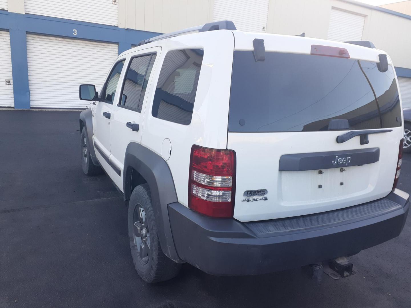2010 Jeep Liberty Renegade 4WD (1J4PN3GK9AW) with an 3.7L V6 SOHC 12V engine, 4-Speed Automatic transmission, located at 2015 Cambell Street, Rapid City, SD, 57701, (605) 342-8326, 44.066433, -103.191772 - CARFAX AVAILALBE - Photo#4