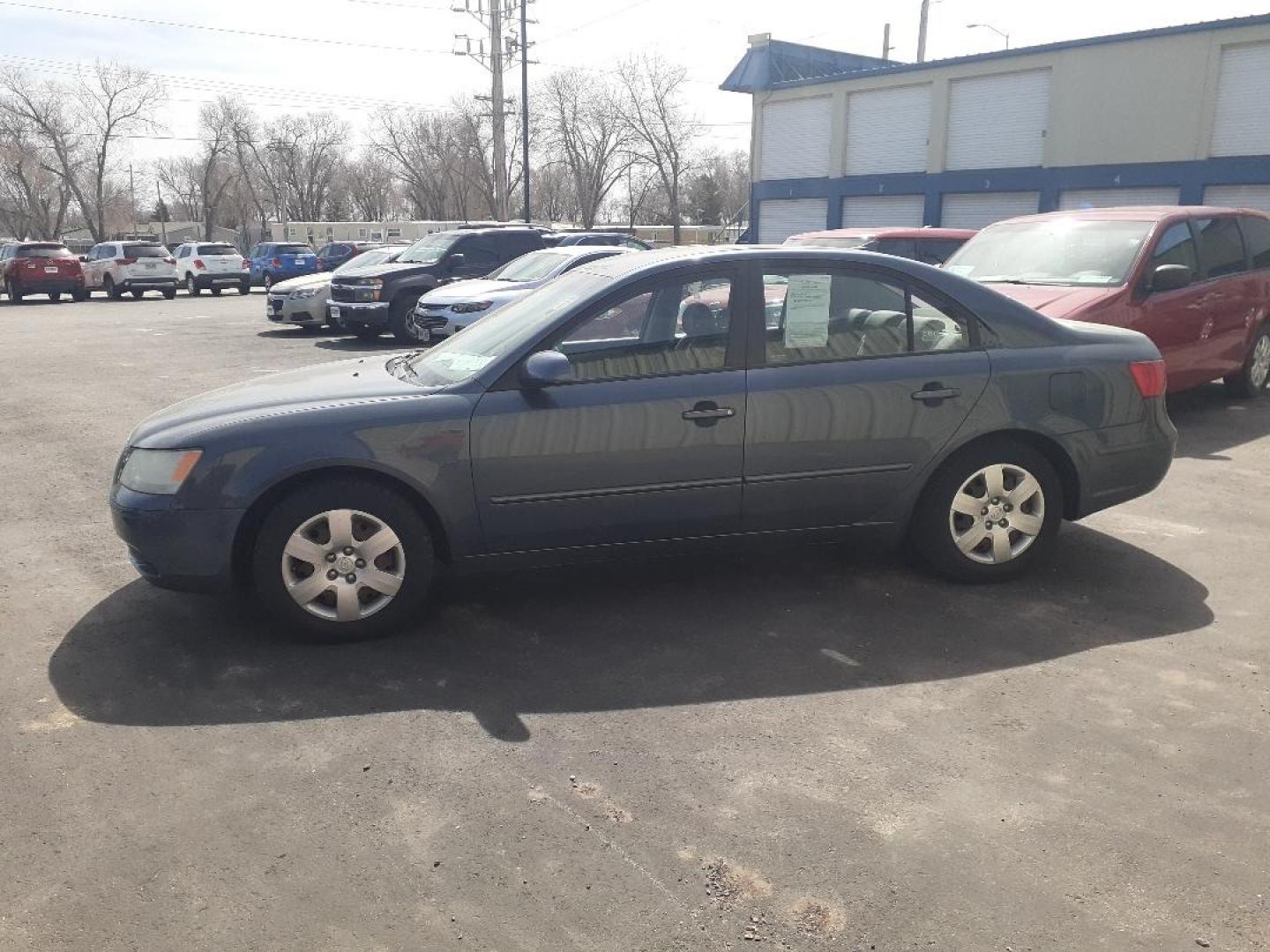 2009 Hyundai Sonata GLS (5NPET46C29H) with an 2.4L L4 DOHC 16V engine, located at 2015 Cambell Street, Rapid City, SD, 57701, (605) 342-8326, 44.066433, -103.191772 - CARFAX AVAILABLE - Photo#0