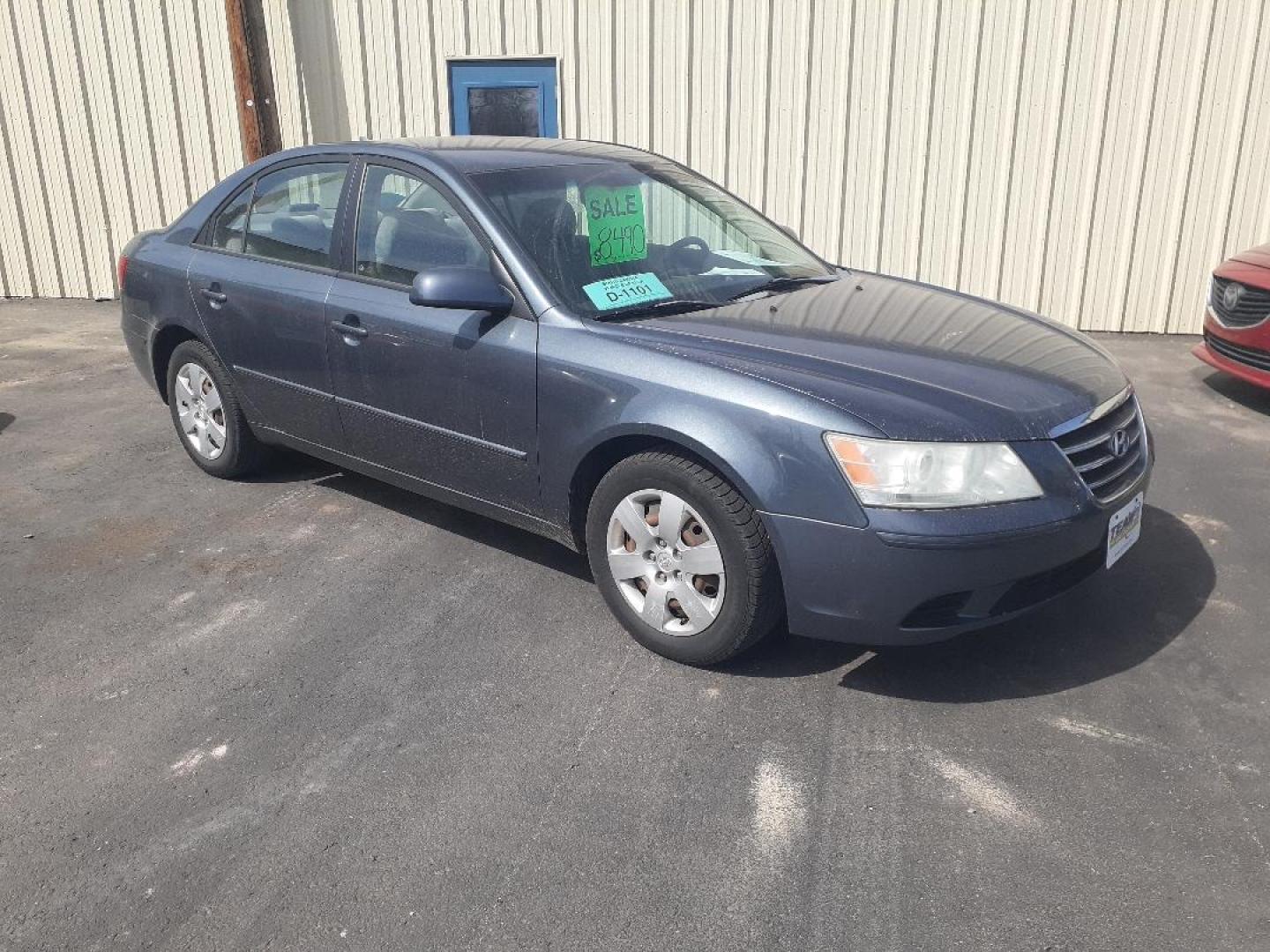 2009 Hyundai Sonata GLS (5NPET46C29H) with an 2.4L L4 DOHC 16V engine, located at 2015 Cambell Street, Rapid City, SD, 57701, (605) 342-8326, 44.066433, -103.191772 - CARFAX AVAILABLE - Photo#4