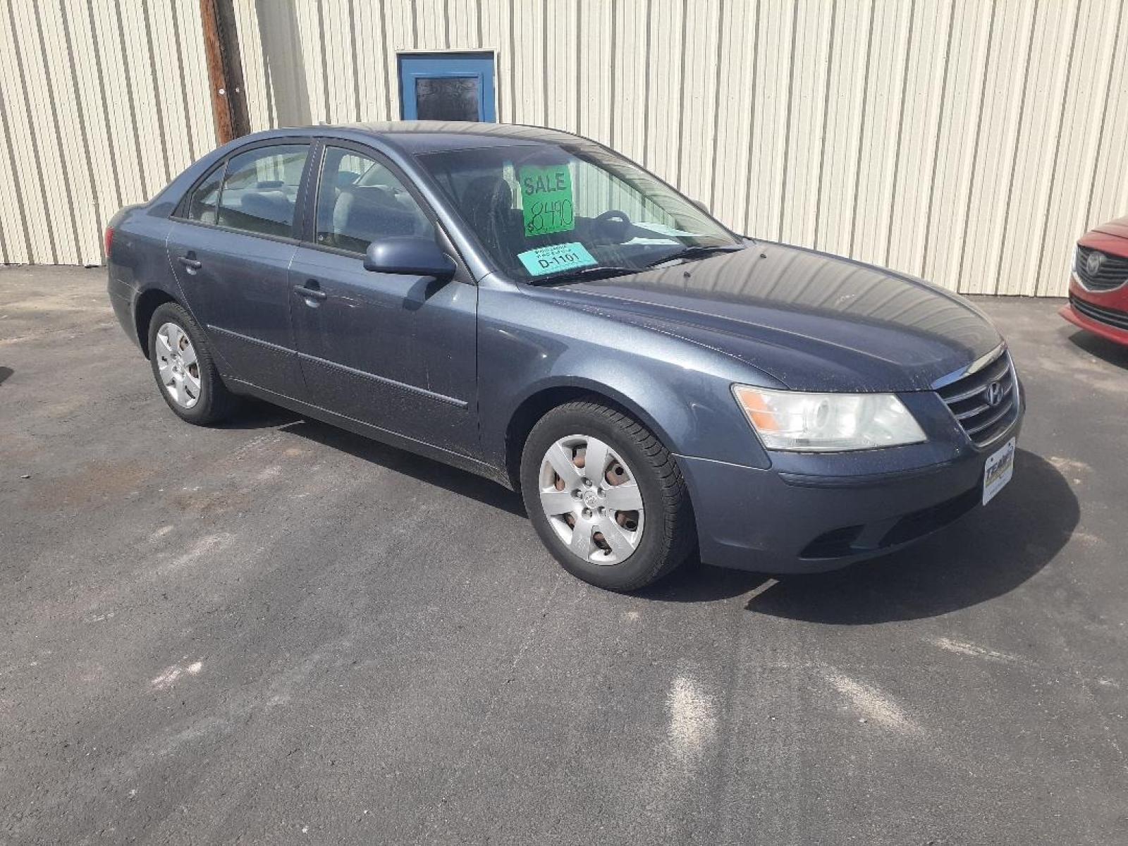 2009 Hyundai Sonata GLS (5NPET46C29H) with an 2.4L L4 DOHC 16V engine, located at 2015 Cambell Street, Rapid City, SD, 57701, (605) 342-8326, 44.066433, -103.191772 - CARFAX AVAILABLE - Photo #4