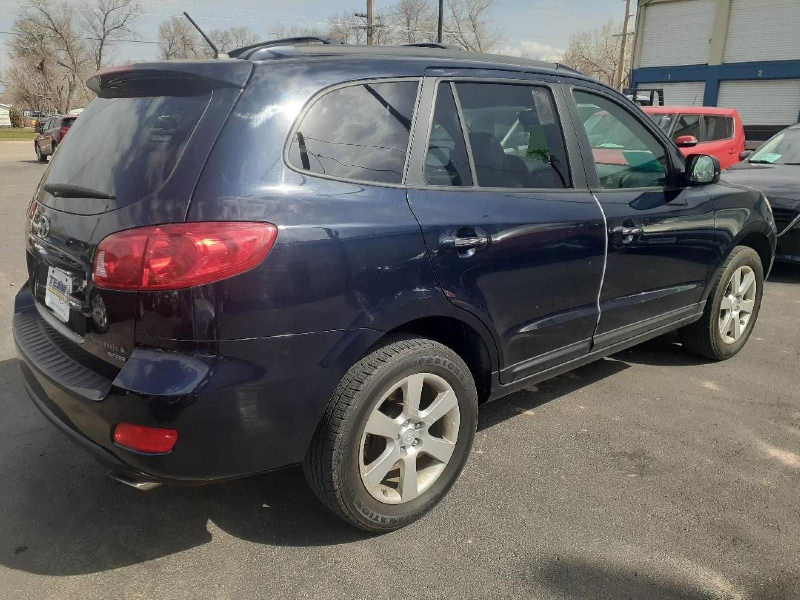 2007 Hyundai Santa Fe Limited (5NMSH13E07H) with an 3.3L V6 DOHC 24V engine, 5-Speed Automatic Overdrive transmission, located at 2015 Cambell Street, Rapid City, SD, 57701, (605) 342-8326, 44.066433, -103.191772 - CARFAX AVAILABLE - Photo #3