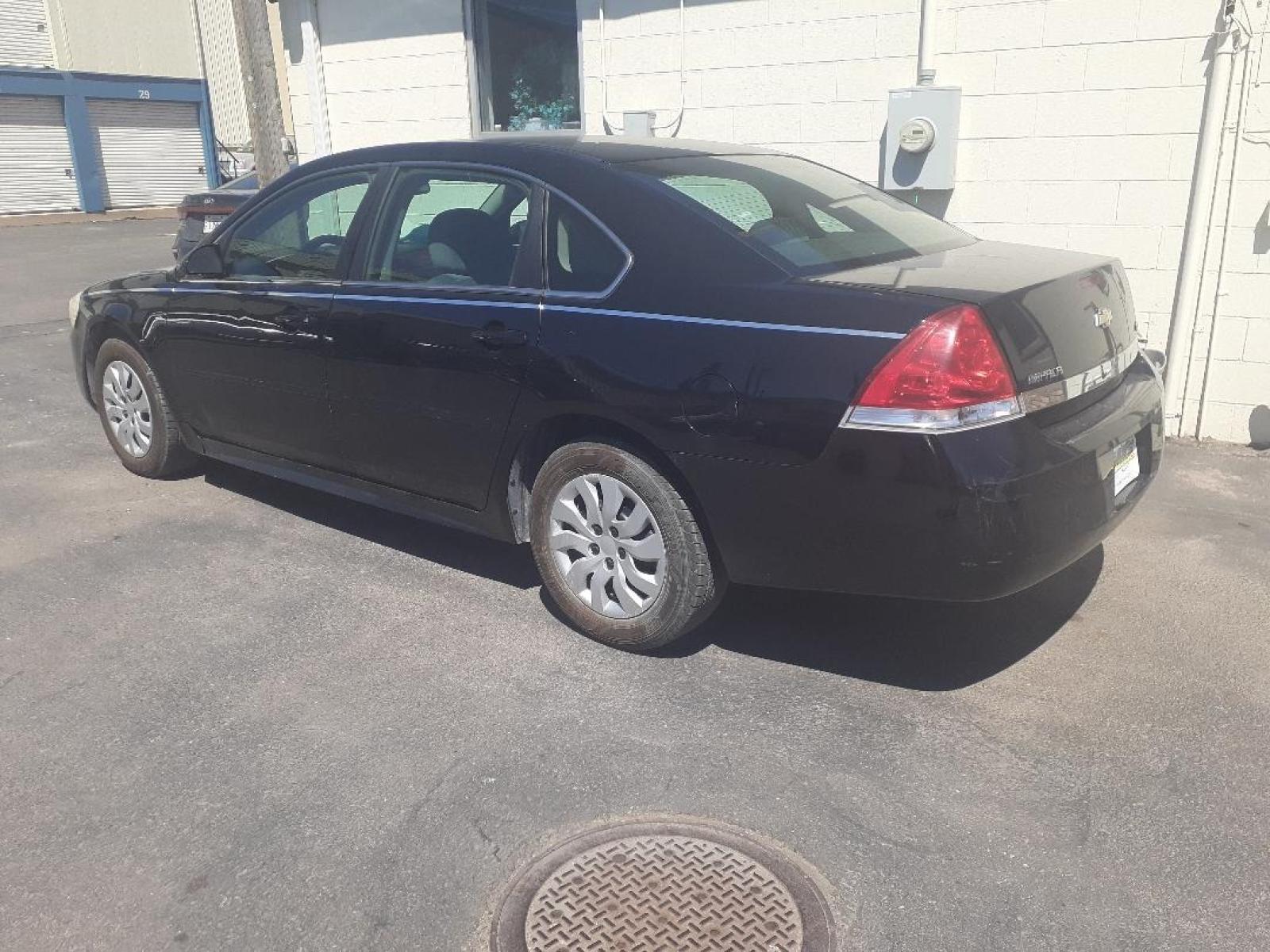 2010 Chevrolet Impala LS (2G1WA5EK6A1) with an 3.5L V6 OHV 16V FFV engine, 4-Speed Automatic Overdrive transmission, located at 2015 Cambell Street, Rapid City, SD, 57701, (605) 342-8326, 44.066433, -103.191772 - CARFAX AVAILABLE - Photo #5