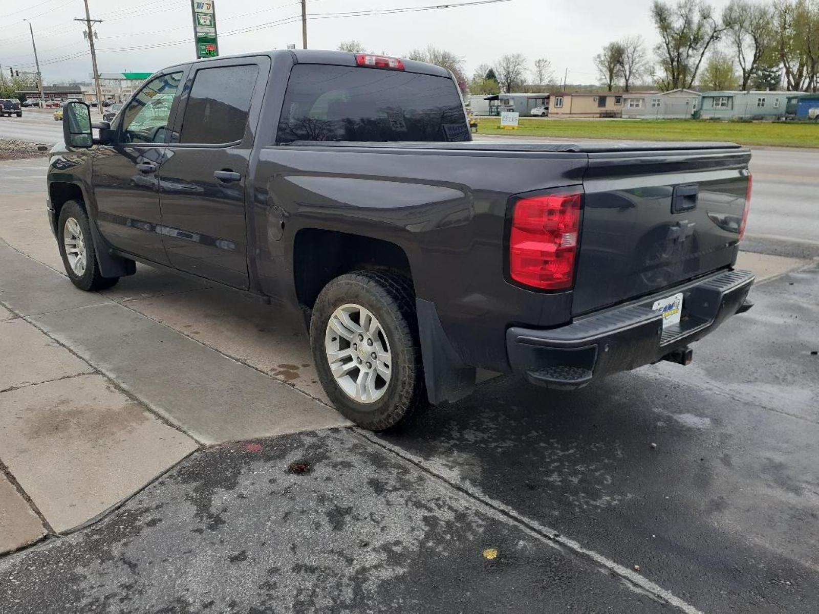 2014 Chevrolet Silverado 1500 1LT Crew Cab 4WD (3GCUKRECXEG) with an 5.3L V8 OHV 16V engine, 6-Speed Automatic transmission, located at 2015 Cambell Street, Rapid City, SD, 57701, (605) 342-8326, 44.066433, -103.191772 - CARFAX AVAILABLE - Photo #2