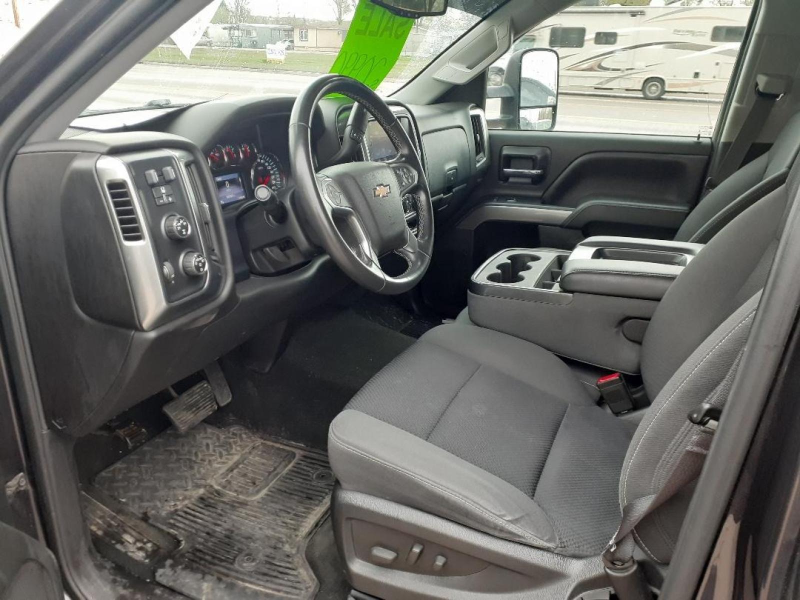 2014 Chevrolet Silverado 1500 1LT Crew Cab 4WD (3GCUKRECXEG) with an 5.3L V8 OHV 16V engine, 6-Speed Automatic transmission, located at 2015 Cambell Street, Rapid City, SD, 57701, (605) 342-8326, 44.066433, -103.191772 - CARFAX AVAILABLE - Photo #6