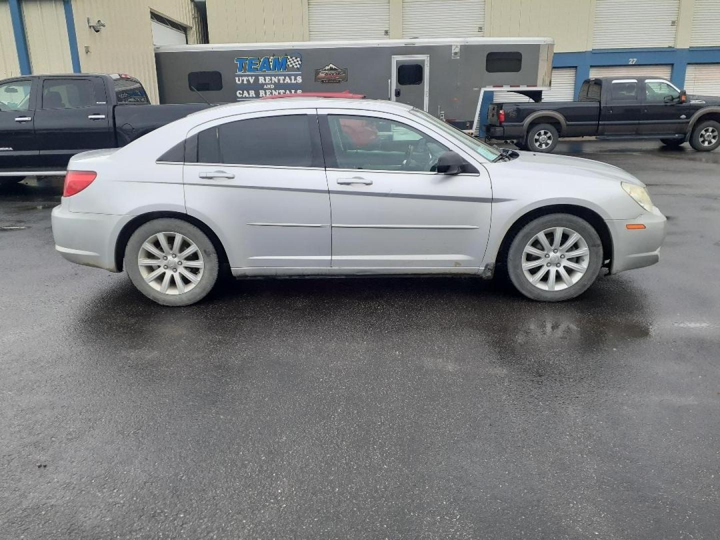 2010 Chrysler Sebring Sedan Limited (1C3CC5FD2AN) with an 2.7L V6 DOHC 24V FFV engine, 4-Speed Automatic transmission, located at 2015 Cambell Street, Rapid City, SD, 57701, (605) 342-8326, 44.066433, -103.191772 - Photo#4