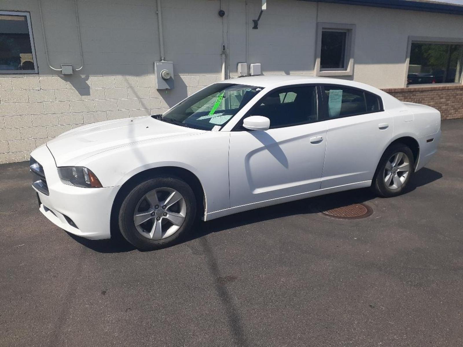 2014 Dodge Charger SE (2C3CDXBG2EH) with an 3.6L V6 DOHC 24V engine, 5-Speed Automatic transmission, located at 2015 Cambell Street, Rapid City, SD, 57701, (605) 342-8326, 44.066433, -103.191772 - CARFAX AVAILABLE - Photo #1