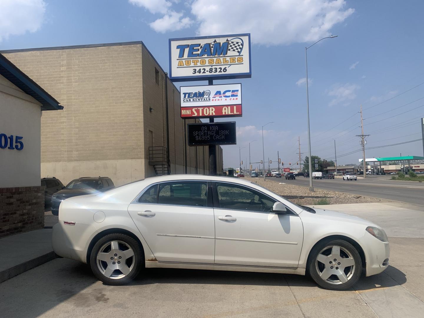 2010 Chevrolet Malibu 2LT (1G1ZD5E76AF) with an 3.6L V6 DOHC 24V engine, 6-Speed Automatic transmission, located at 2015 Cambell Street, Rapid City, SD, 57701, (605) 342-8326, 44.066433, -103.191772 - CARFAX AVAILABLE FRESH TRADE CASH ONLY- Photo#0