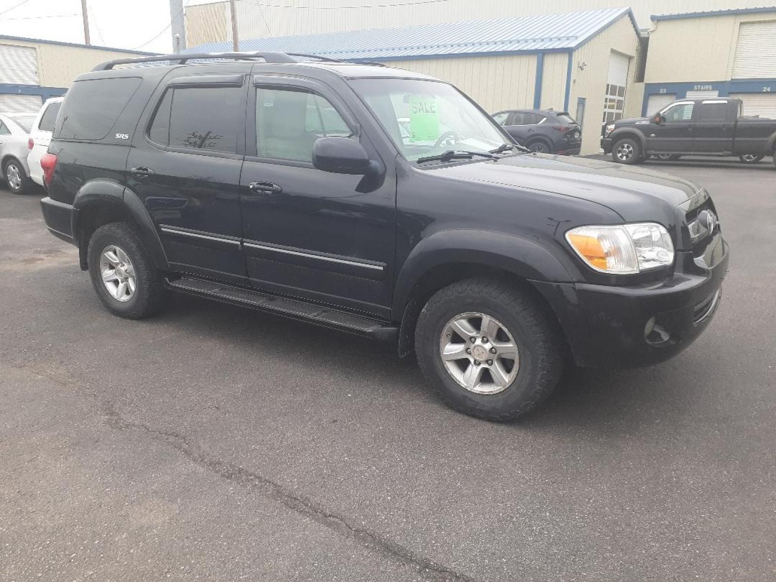 2007 Toyota Sequoia SR5 4WD (5TDBT44A67S) with an 4.7L V8 DOHC 32V engine, 5-Speed Automatic Overdrive transmission, located at 2015 Cambell Street, Rapid City, SD, 57701, (605) 342-8326, 44.066433, -103.191772 - *NOT ACTUAL MILES* SEE CARFAX REPORT FOR DETAILS - Photo #5