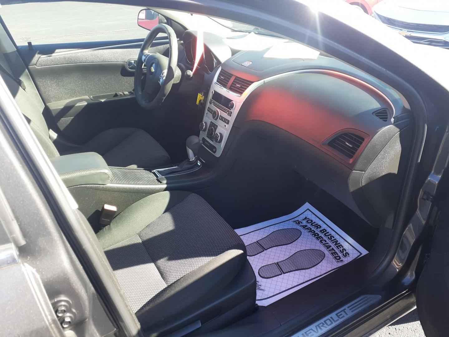 2011 Chevrolet Malibu 1LT (1G1ZC5E13BF) with an 2.4L L4 DOHC 16V engine, 4-Speed Automatic transmission, located at 2015 Cambell Street, Rapid City, SD, 57701, (605) 342-8326, 44.066433, -103.191772 - CARFAX AVAILABLE - Photo#4