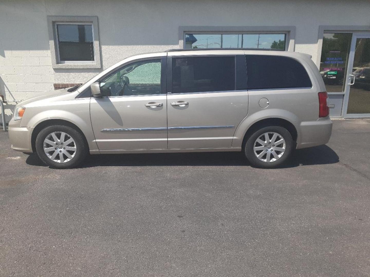 2014 Chrysler Town & Country Touring (2C4RC1BG8ER) with an 3.6L V6 DOHC 24V engine, 6-Speed Automatic transmission, located at 2015 Cambell Street, Rapid City, SD, 57701, (605) 342-8326, 44.066433, -103.191772 - Photo#0