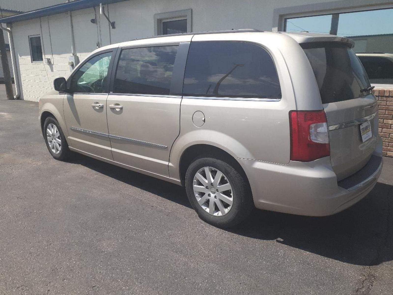 2014 Chrysler Town & Country Touring (2C4RC1BG8ER) with an 3.6L V6 DOHC 24V engine, 6-Speed Automatic transmission, located at 2015 Cambell Street, Rapid City, SD, 57701, (605) 342-8326, 44.066433, -103.191772 - CARFAX AVAILABLE - Photo #2