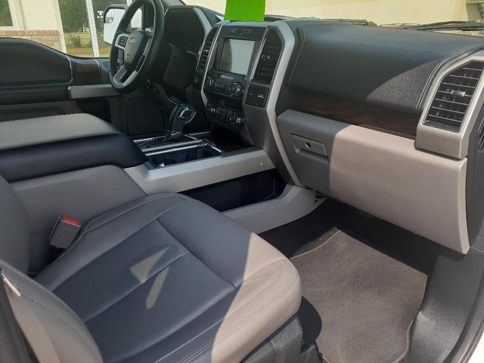 2019 Ford F-150 Lariat SuperCrew 5.5-ft. Bed 4WD (1FTEW1E53KK) with an 5.0L V8 OHV 32V engine, 6A transmission, located at 2015 Cambell Street, Rapid City, SD, 57701, (605) 342-8326, 44.066433, -103.191772 - CARFAX AVAILABLE - Photo #7