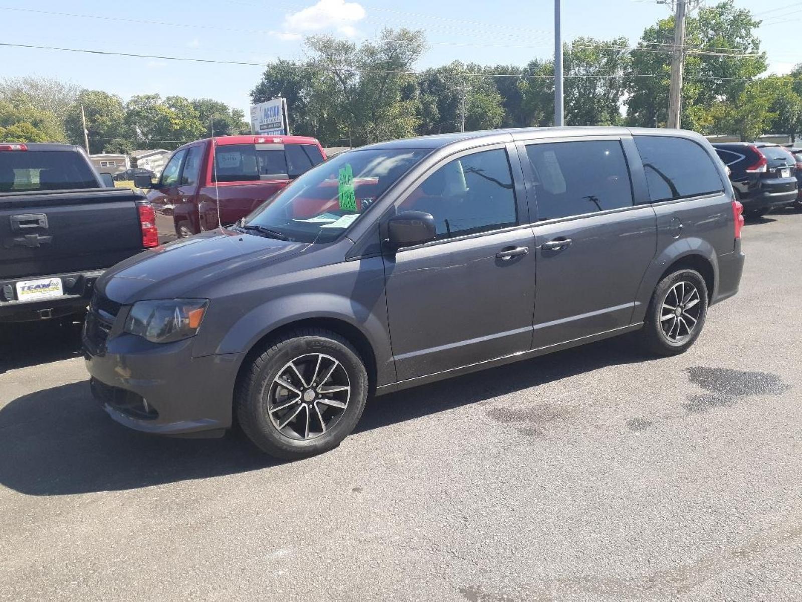 2018 Dodge Grand Caravan SE (2C4RDGBG4JR) with an 3.6L V6 DOHC 24V engine, 6A transmission, located at 2015 Cambell Street, Rapid City, SD, 57701, (605) 342-8326, 44.066433, -103.191772 - Photo #1