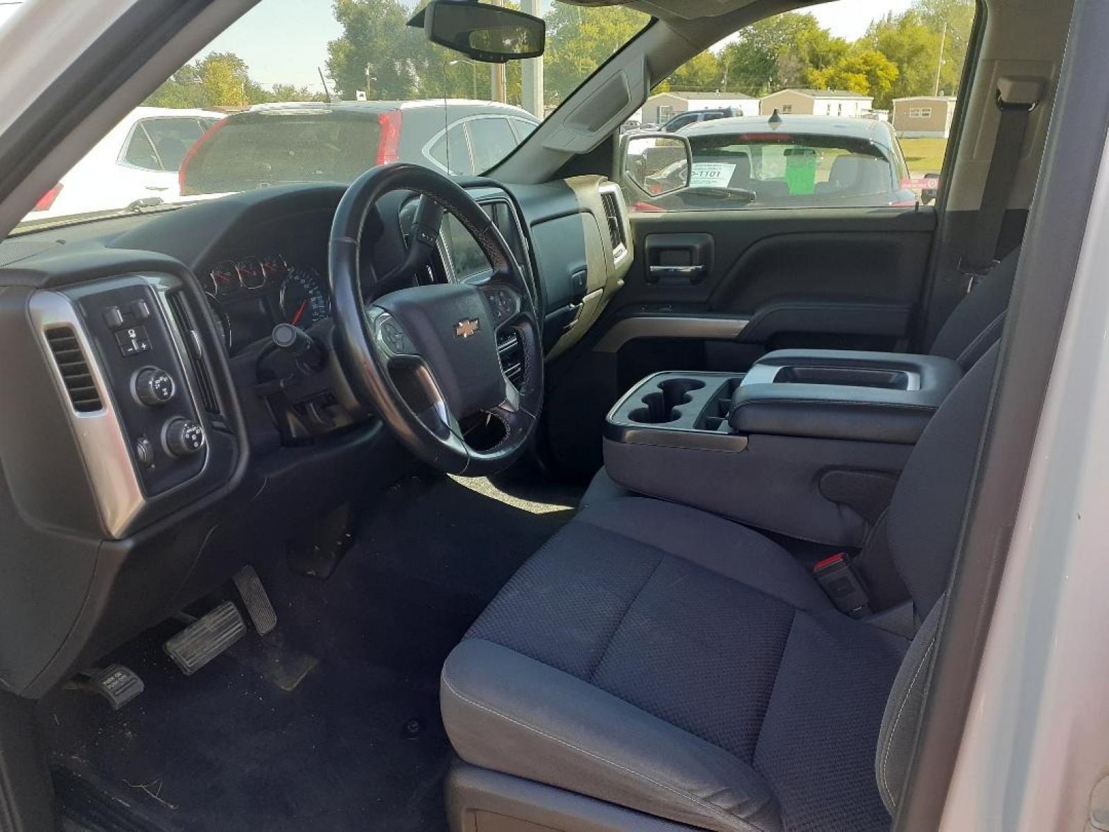 2019 Chevrolet Silverado 1500 Work Truck Double Cab 4WD (2GCVKPEC6K1) with an 5.3L V8 OHV 16V engine, 6A transmission, located at 2015 Cambell Street, Rapid City, SD, 57701, (605) 342-8326, 44.066433, -103.191772 - CARFAX AVAILABLE - Photo #4