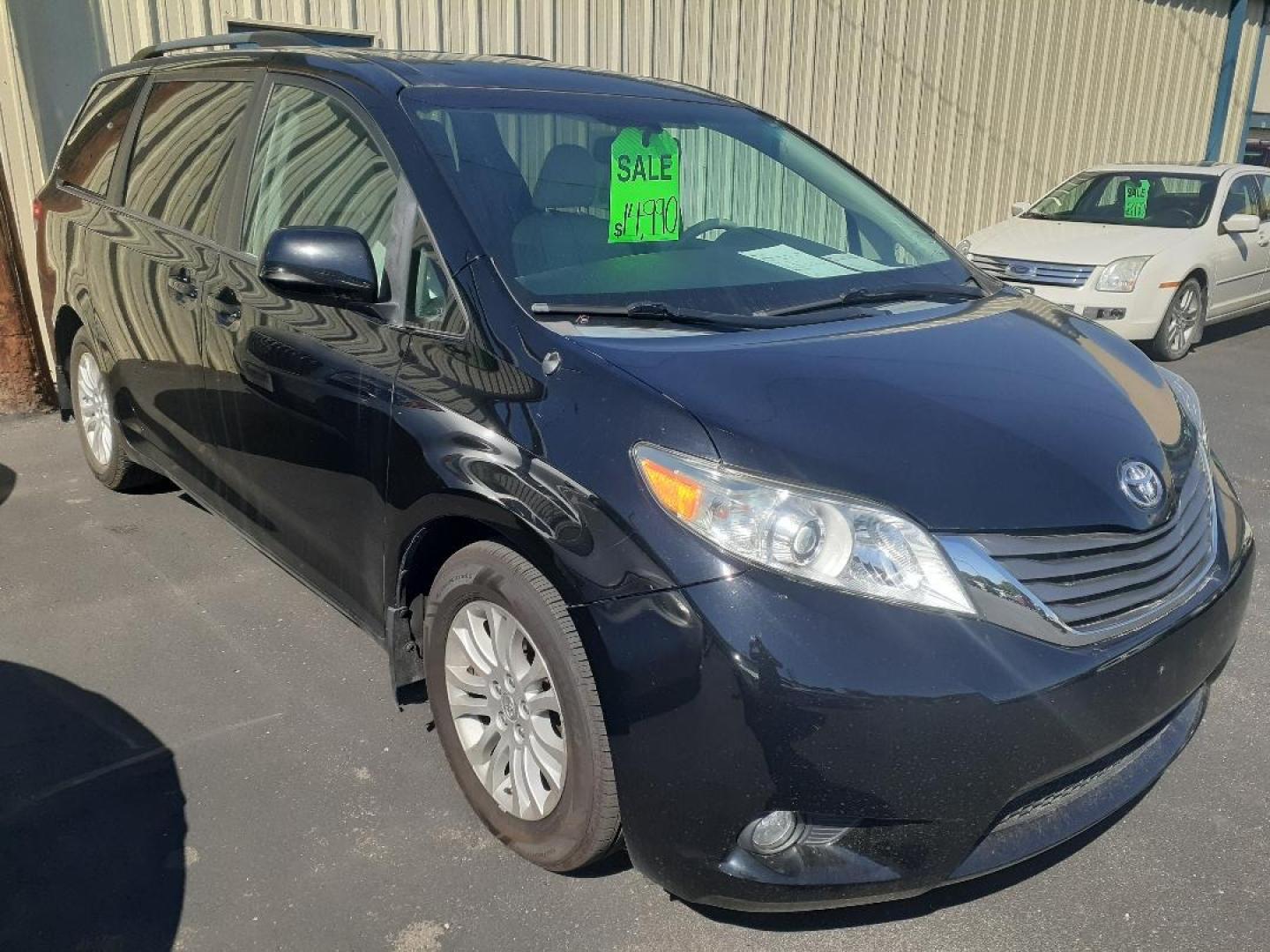 2012 Toyota Sienna Limited FWD 7-Passsenger V6 (5TDYK3DC2CS) with an 3.5L V6 EFI DOHC 24V engine, 5-Speed Automatic transmission, located at 2015 Cambell Street, Rapid City, SD, 57701, (605) 342-8326, 44.066433, -103.191772 - Photo#7